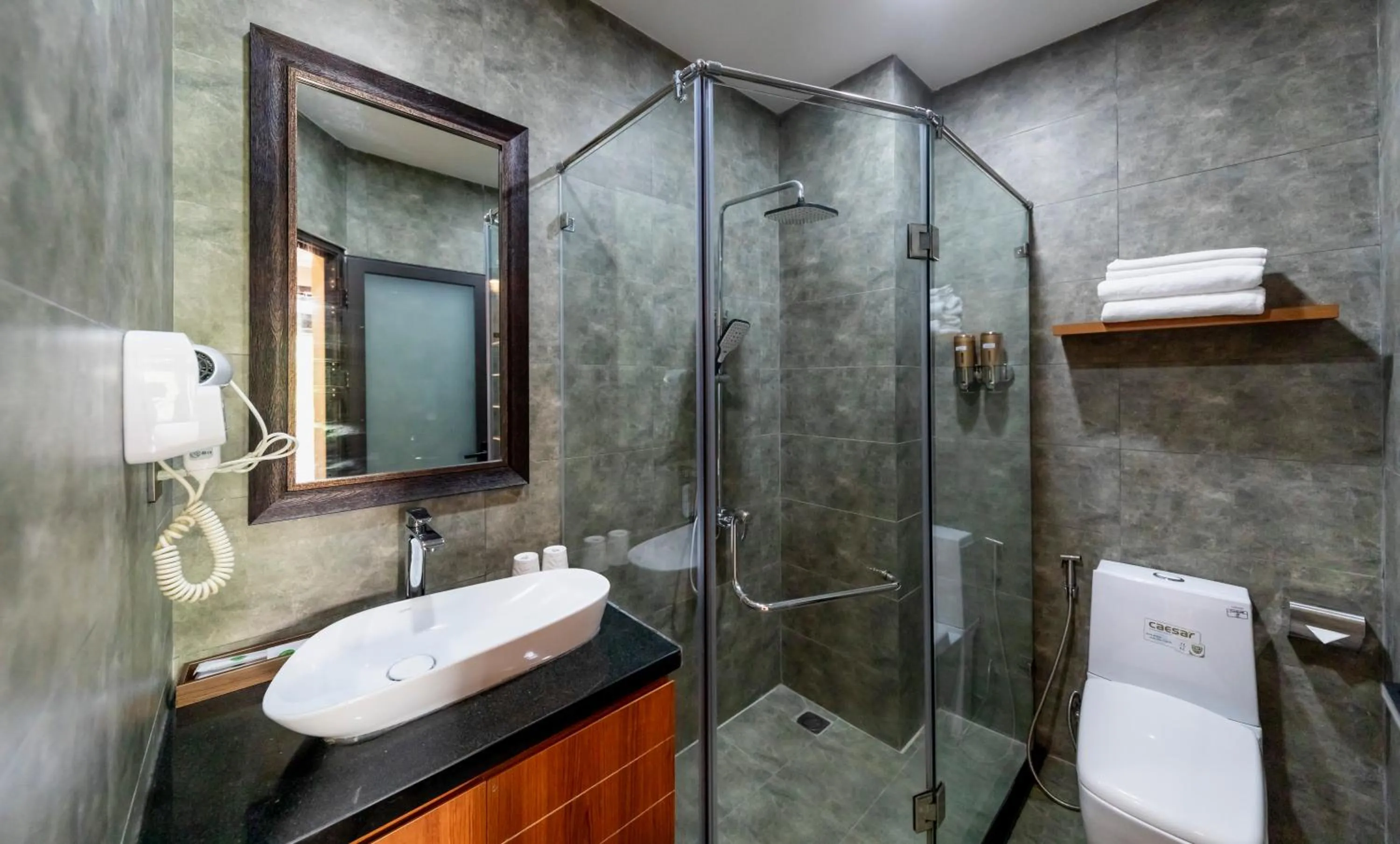 Shower in The Brick Home dalat