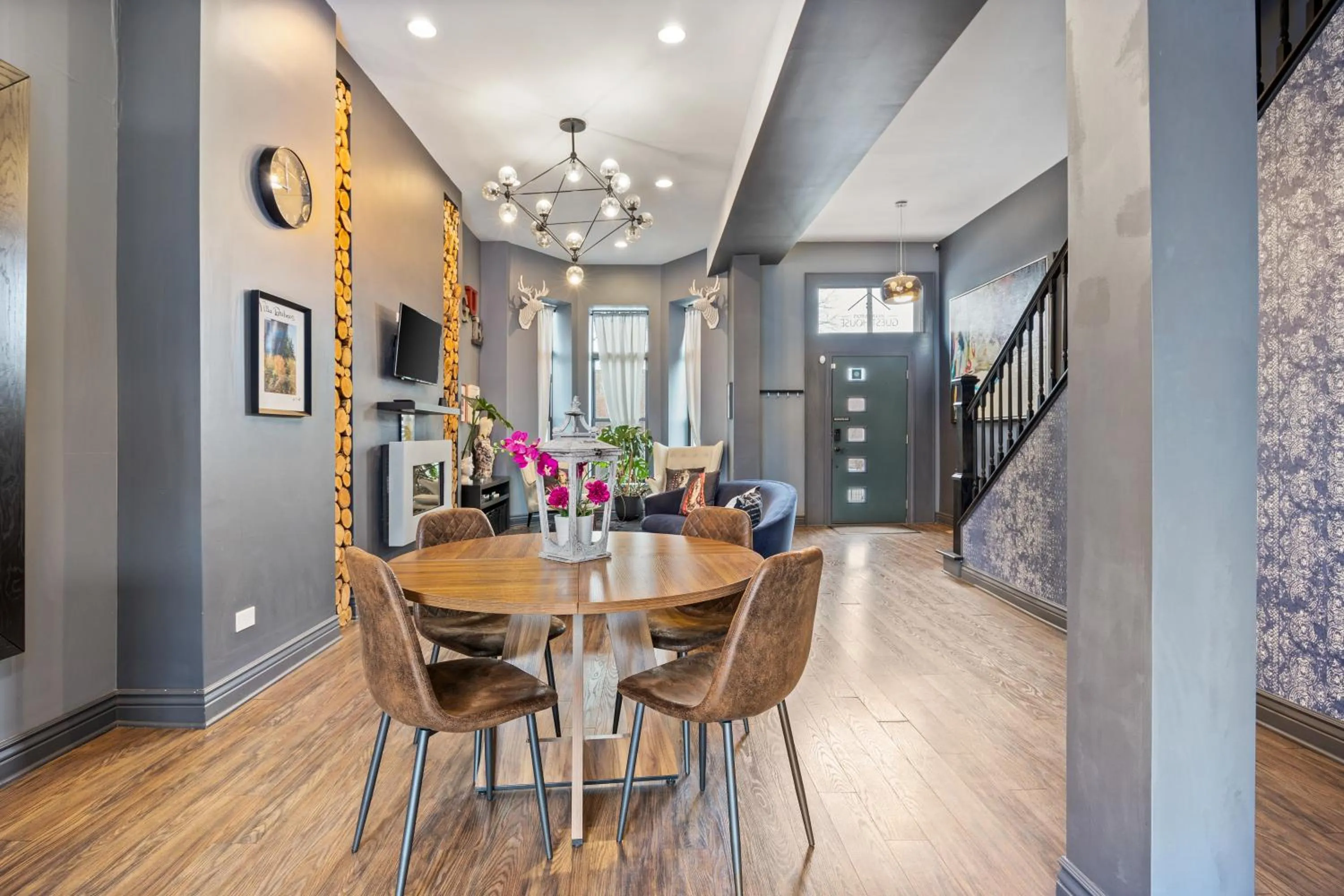 Dining area in McCormick Place Guest House