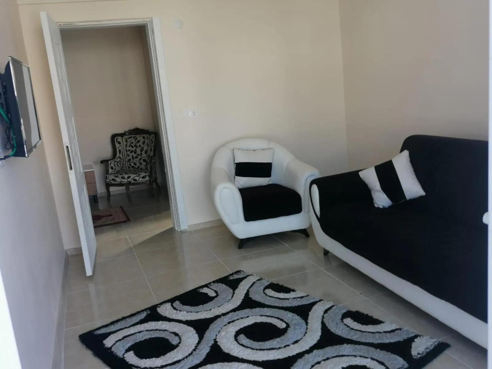 Living room, Bed in The Titanic House