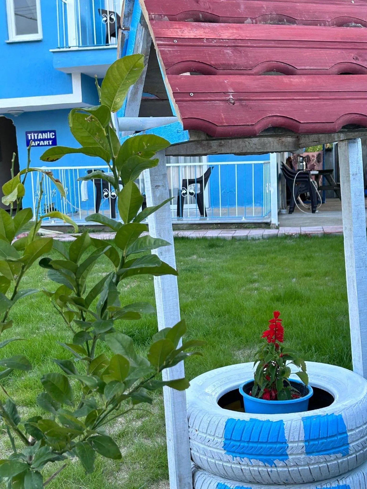 Day in The Titanic House