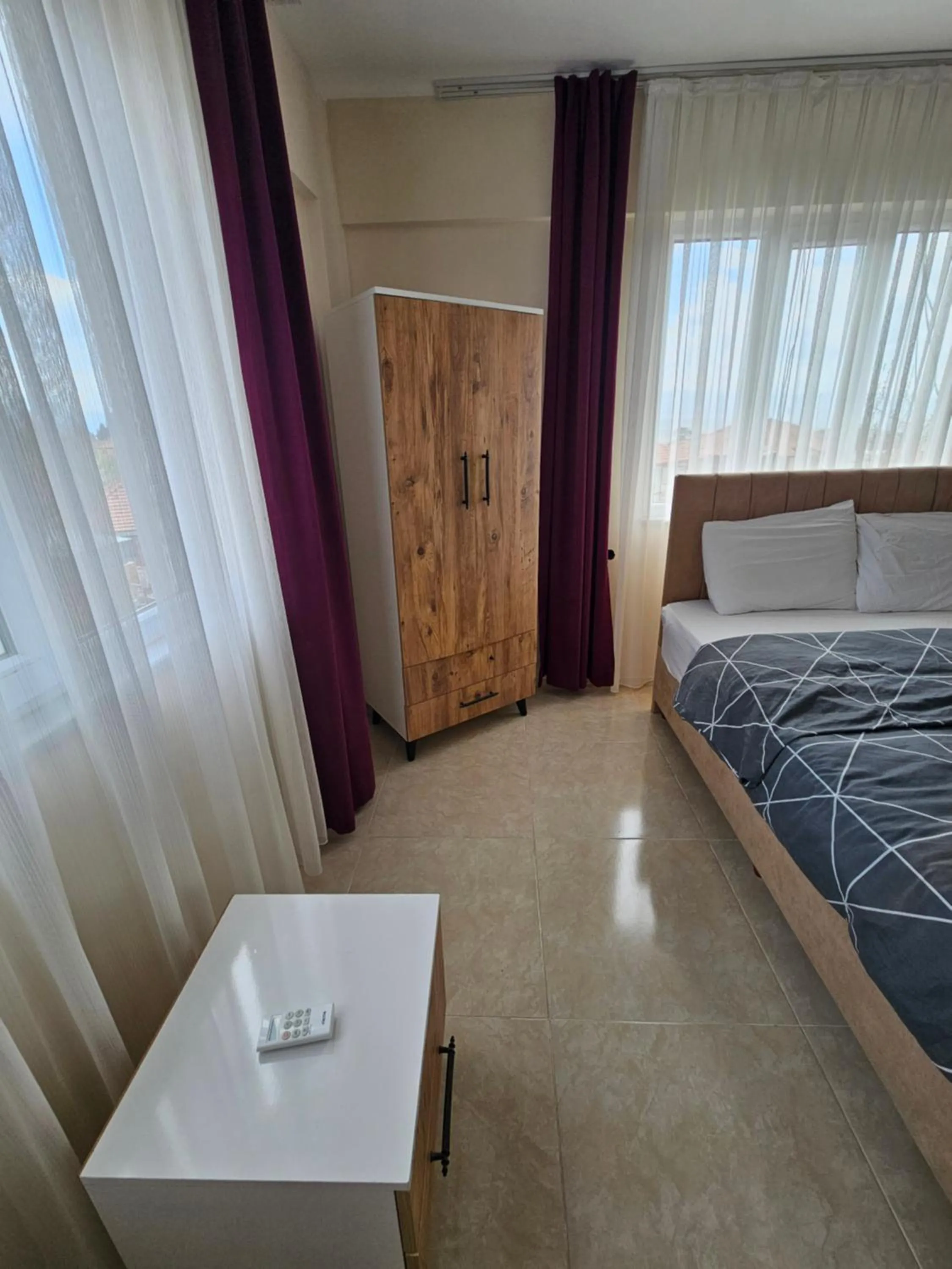 Bedroom, Bed in The Titanic House