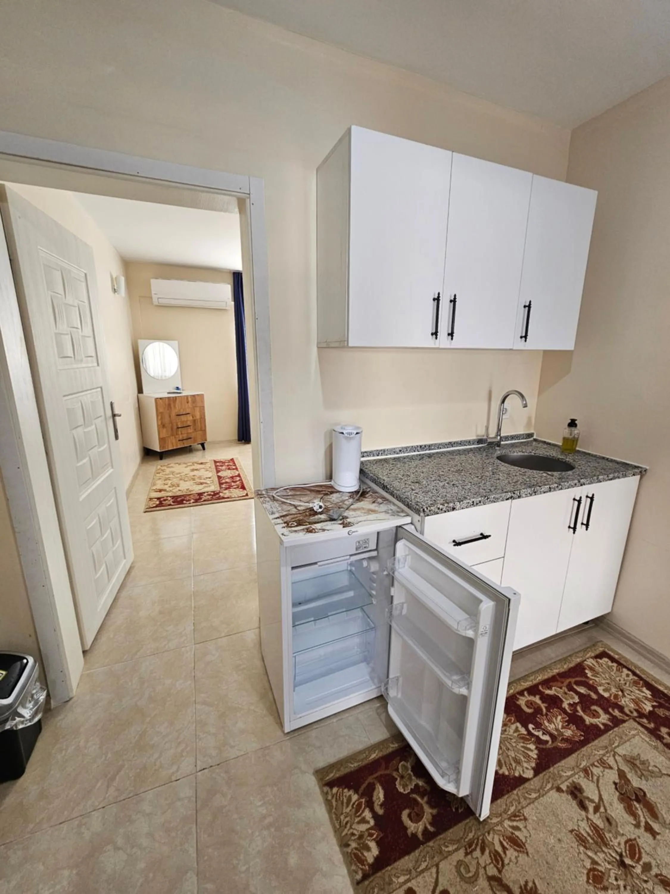 Kitchen or kitchenette in The Titanic House