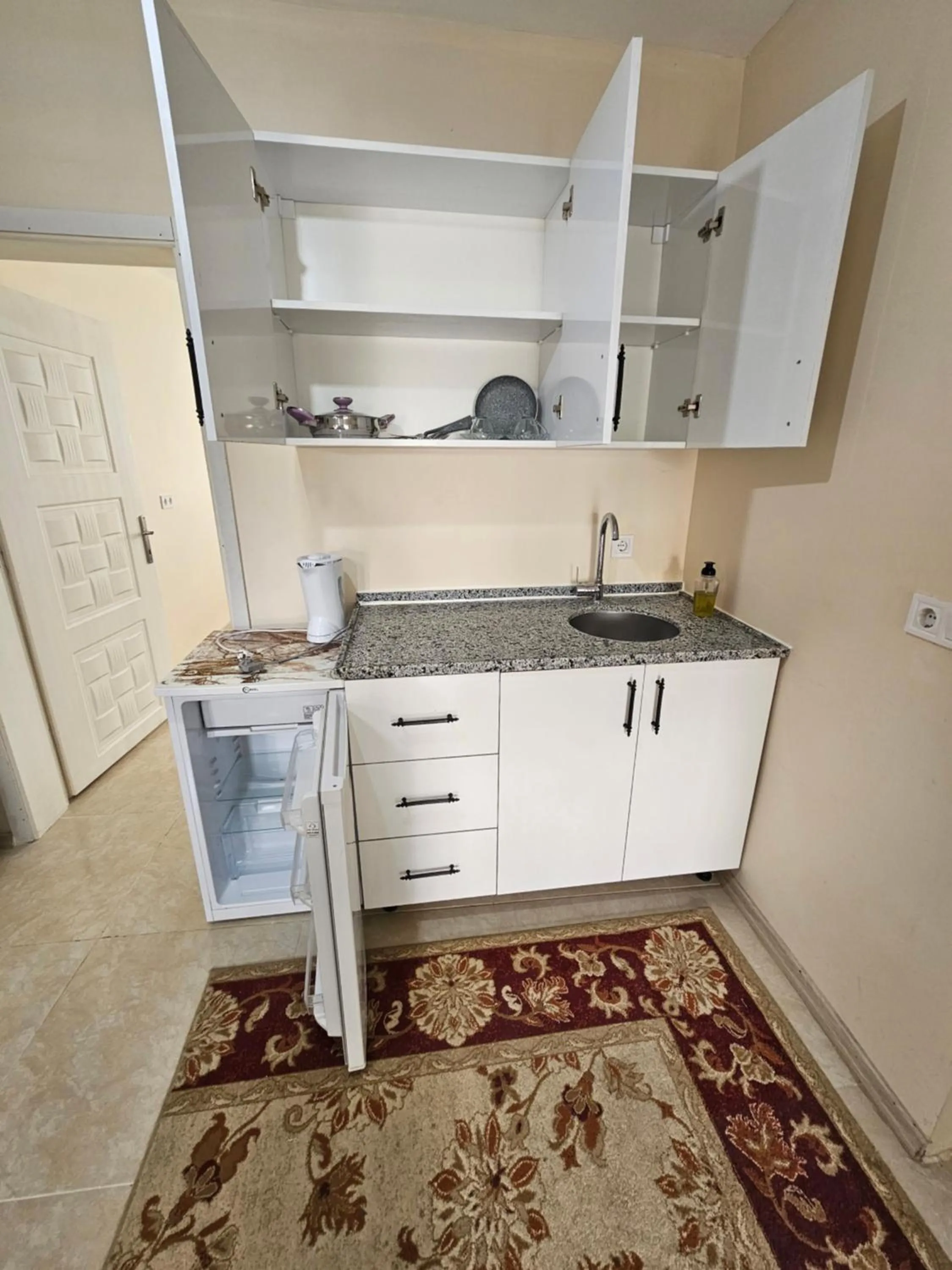 Kitchen or kitchenette in The Titanic House