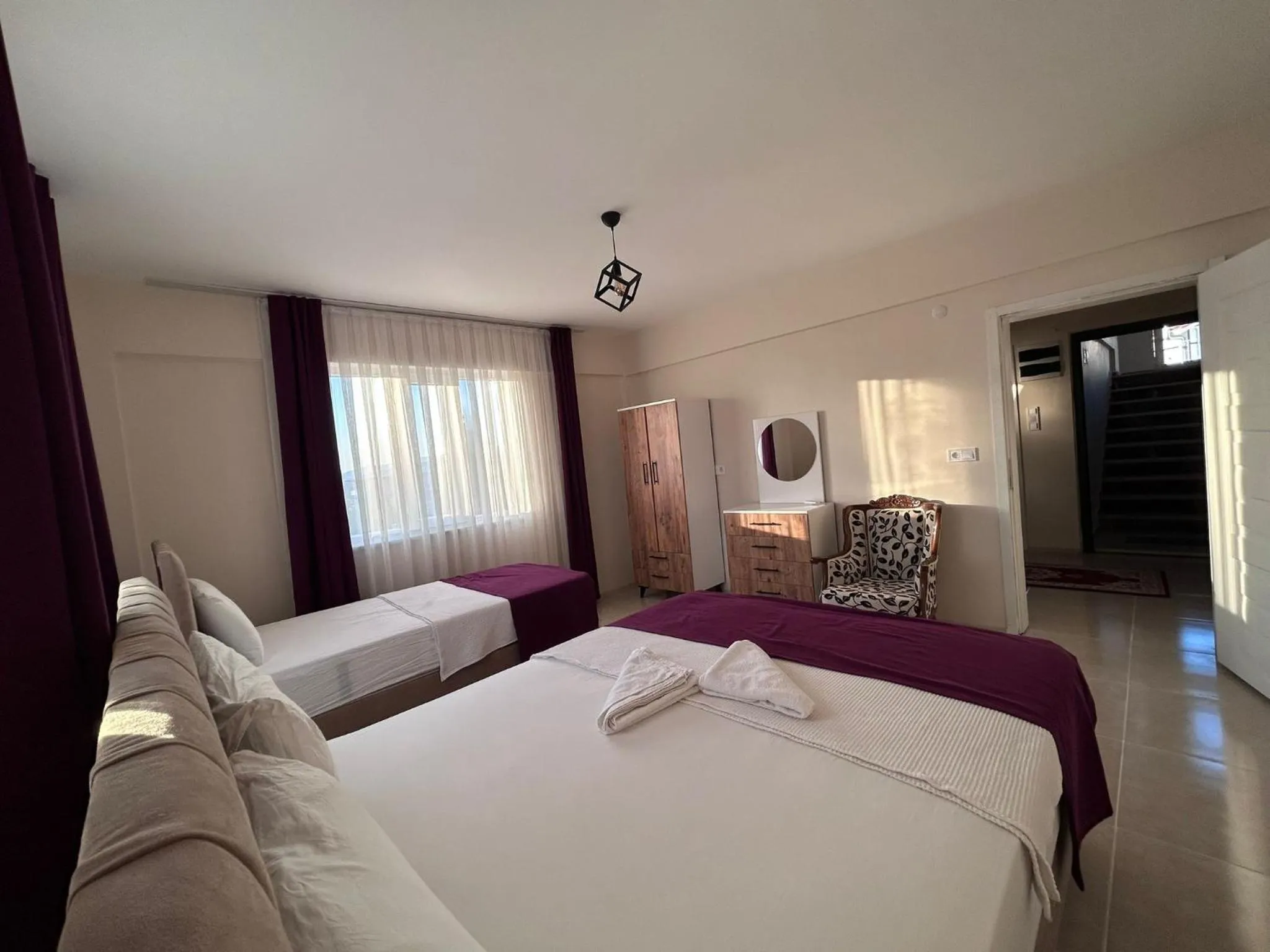 Bedroom, Bed in The Titanic House