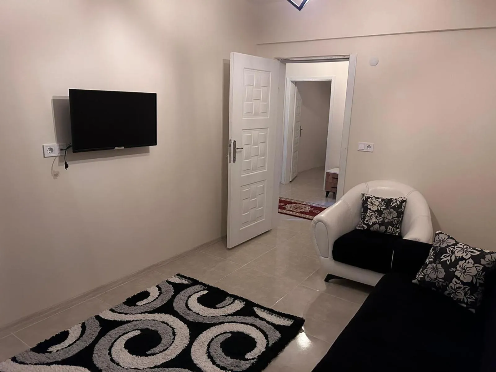 TV and multimedia, Bed in The Titanic House