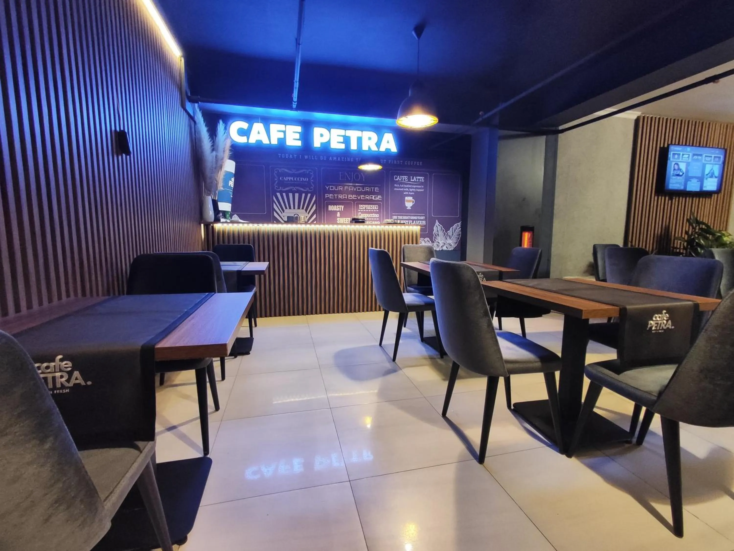 Food and drinks in PETRA HOTEL TUZLA