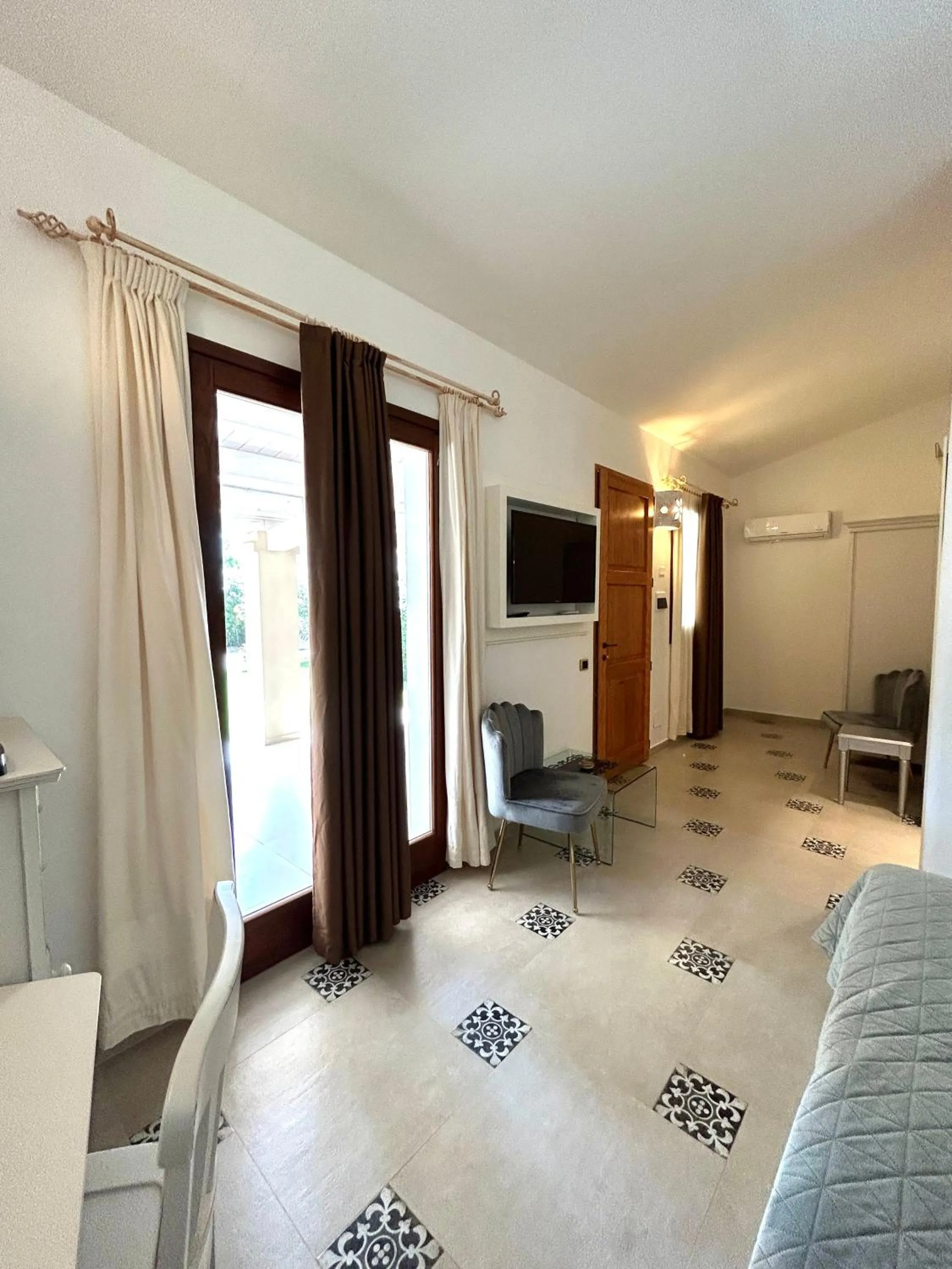 Pool view in Villa Cavalieri Country Hotel