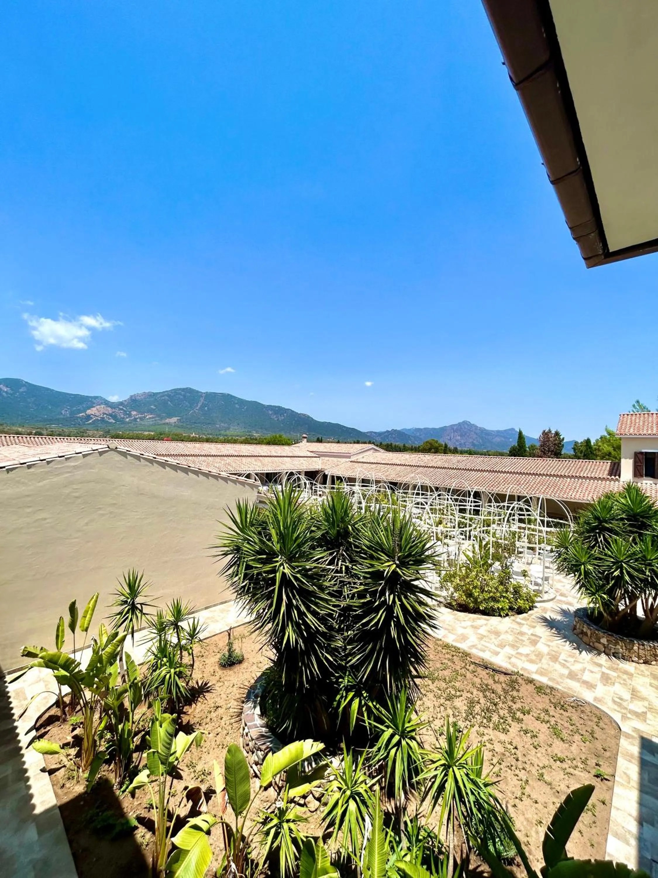 Garden view in Villa Cavalieri Country Hotel