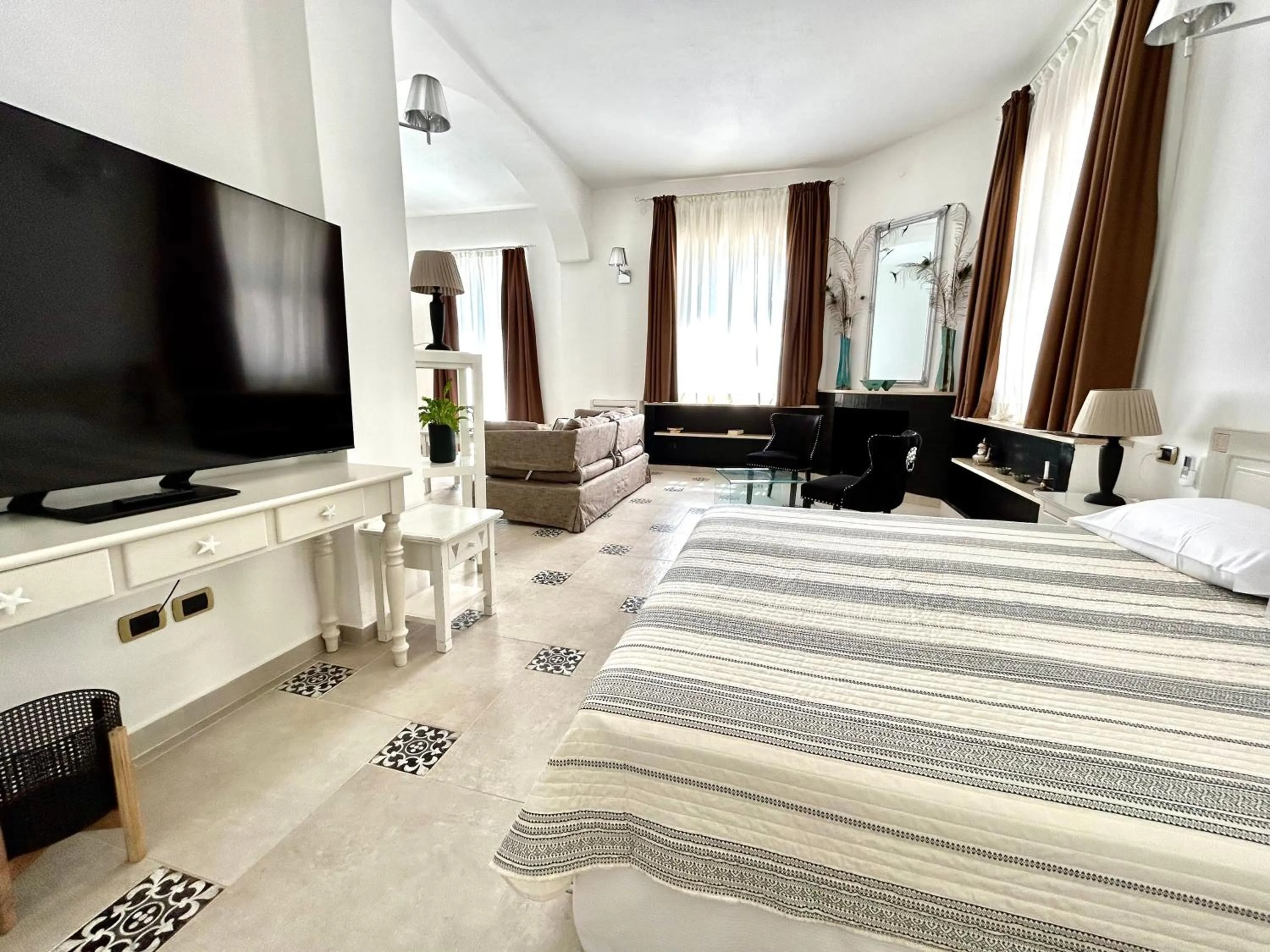 View (from property/room), Bed in Villa Cavalieri Country Hotel