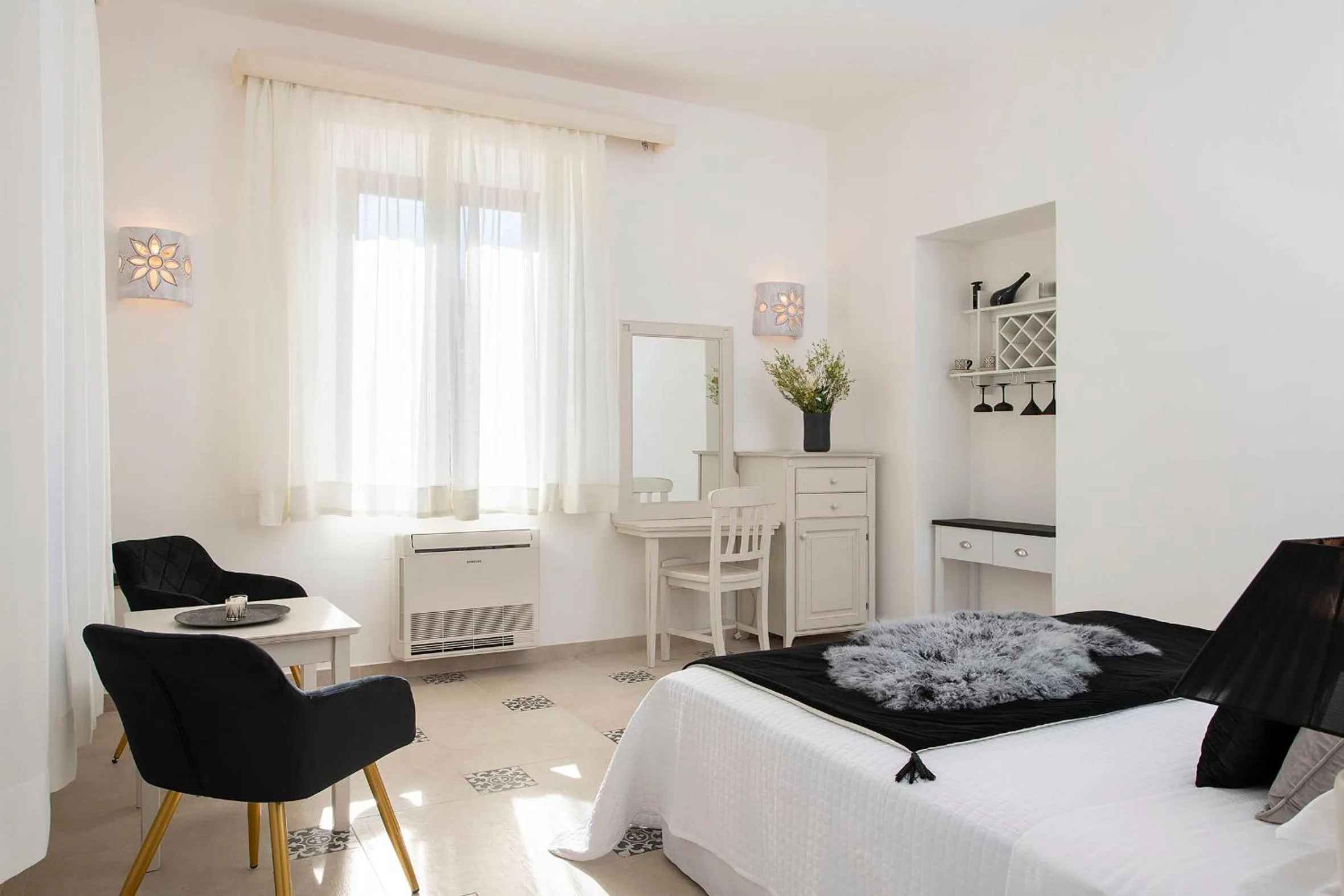 Bed in Villa Cavalieri Country Hotel