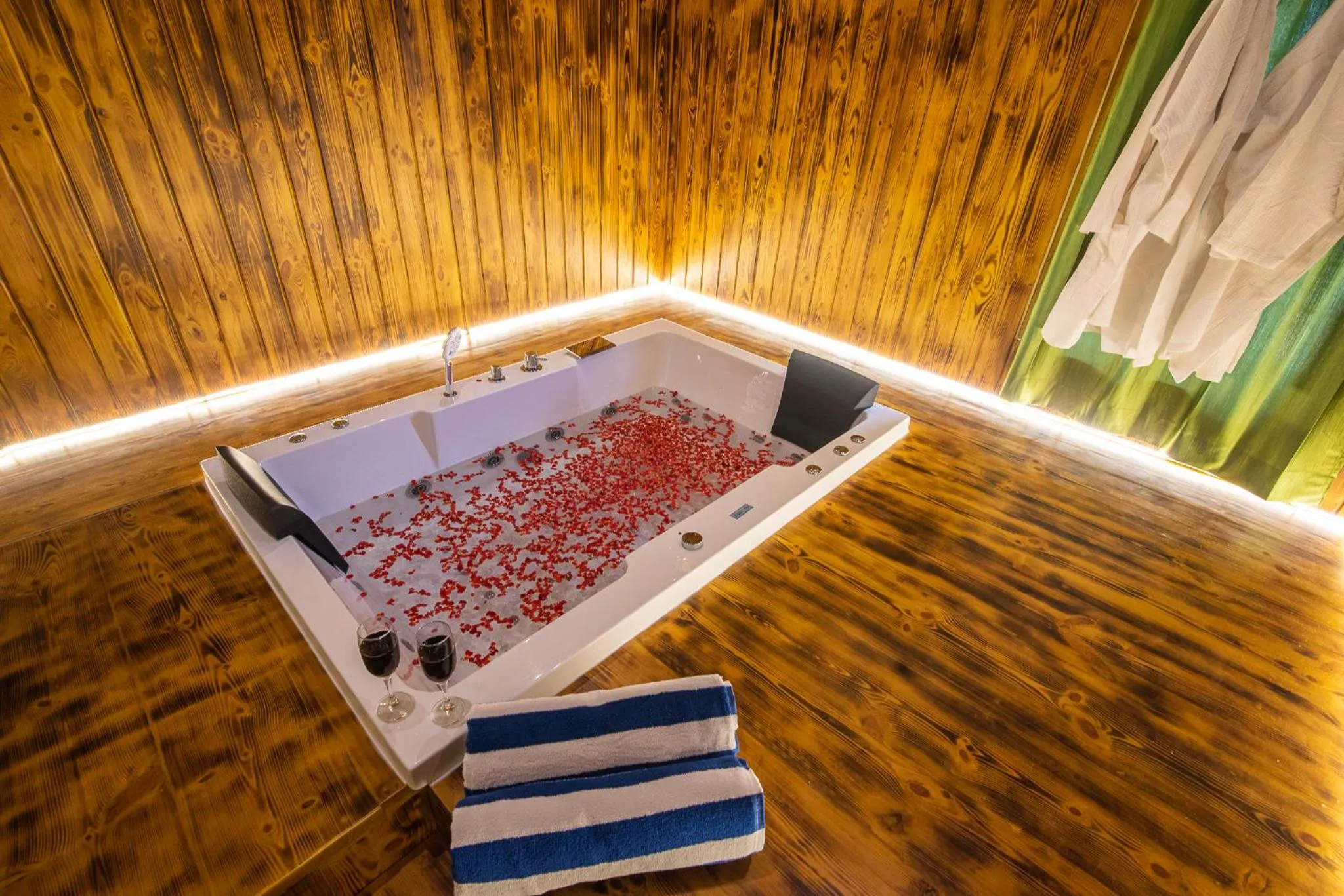 Spa and wellness centre/facilities in Cheerful 2-bedroom near Auro Beach