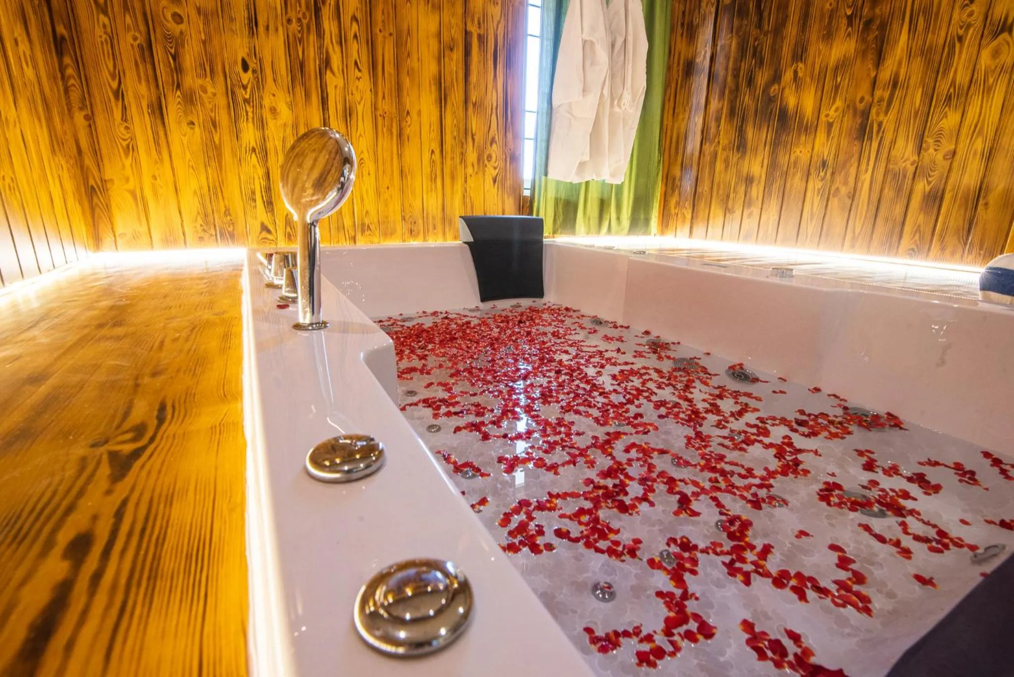 Spa and wellness centre/facilities in Cheerful 2-bedroom near Auro Beach