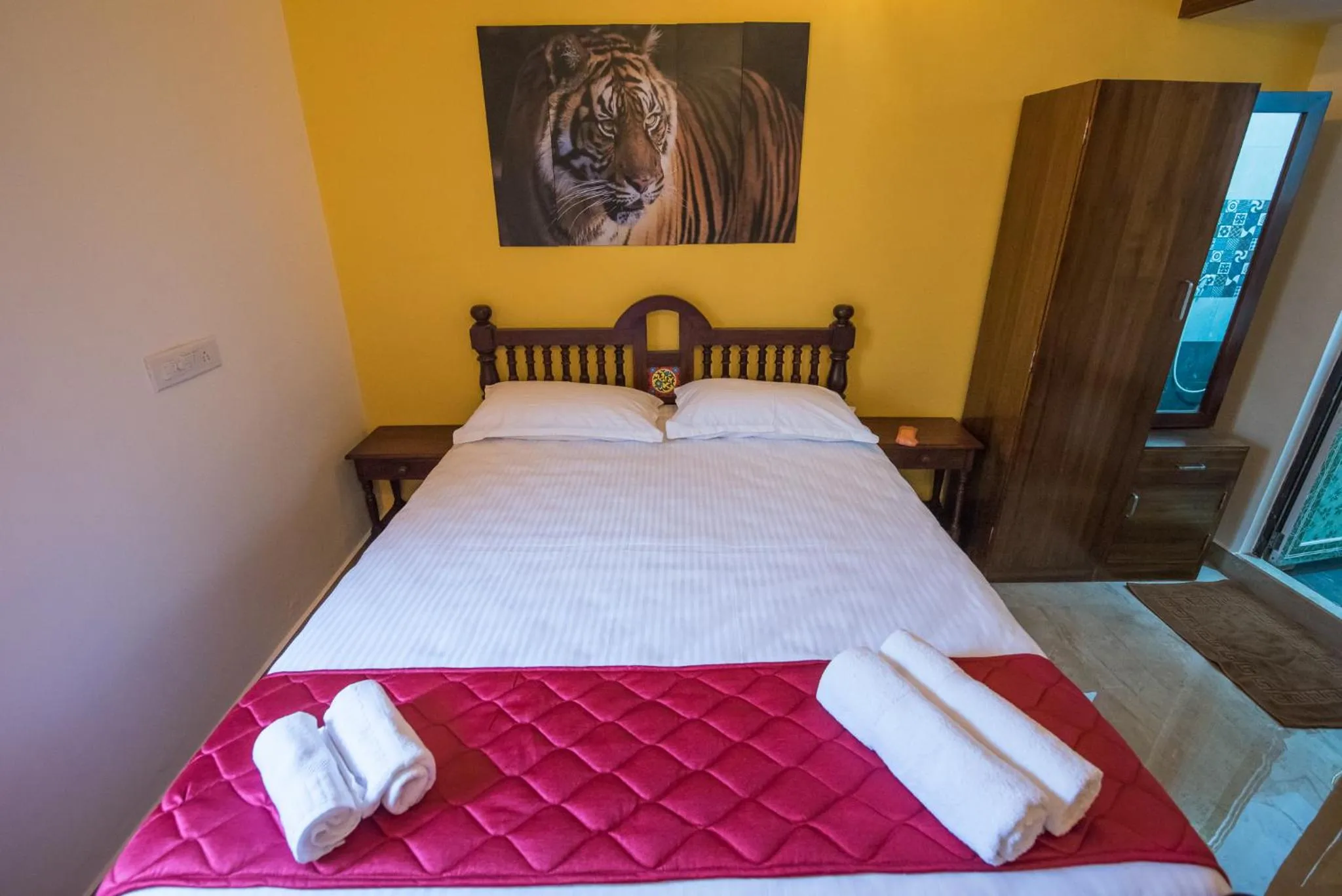 Bedroom, Bed in Cheerful 2-bedroom near Auro Beach