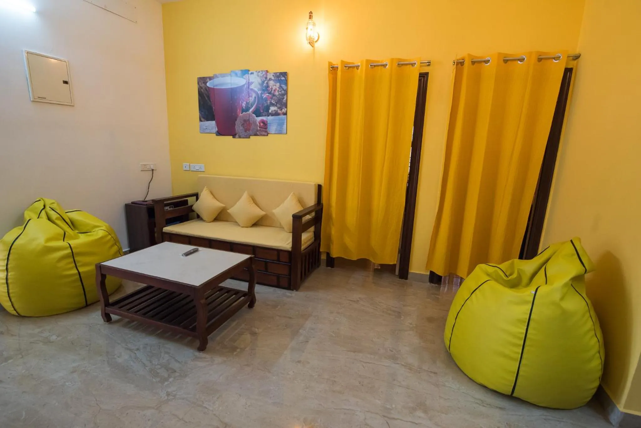 Living room in Cheerful 2-bedroom near Auro Beach