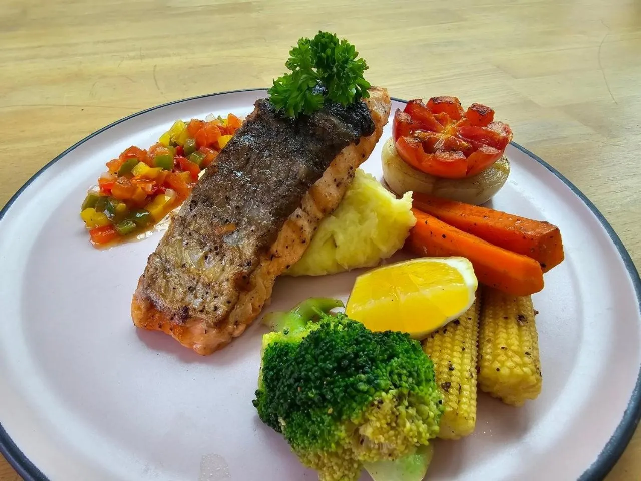 Restaurant/places to eat in The Pin Boutique Pool Villa Krabi