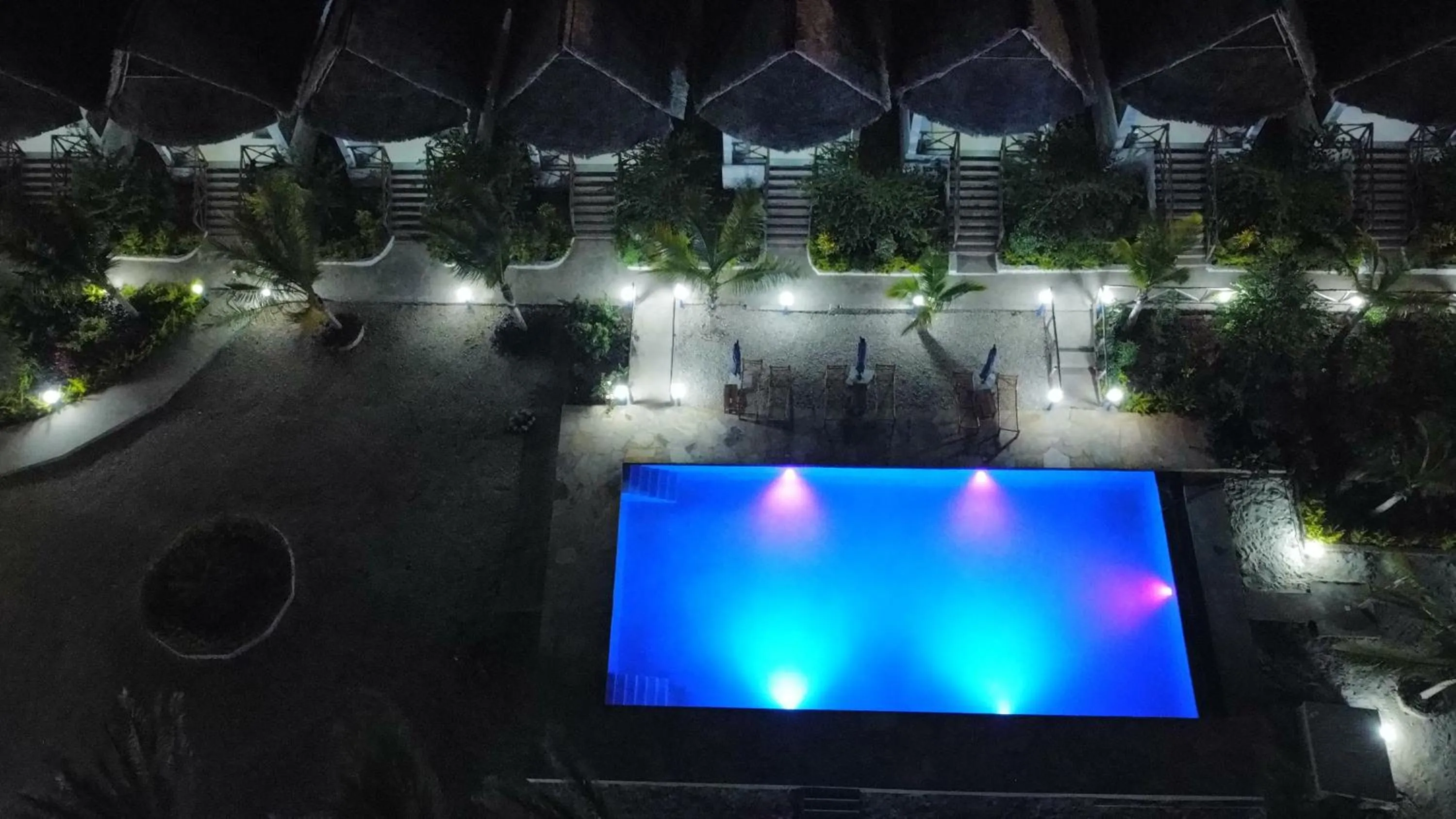 Night in Jabali Bungalows Lodge