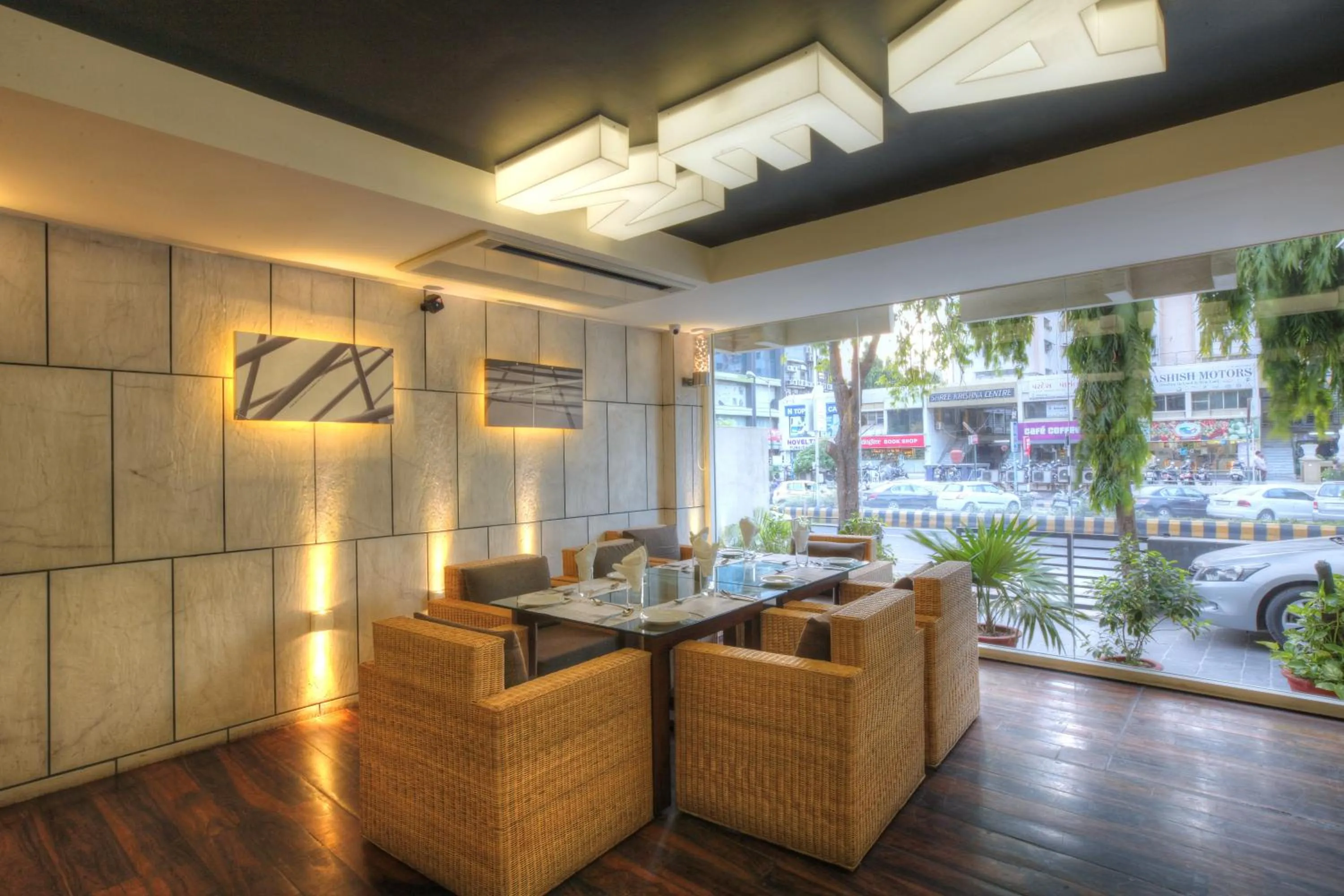 Restaurant/places to eat in Hotel El Dorado