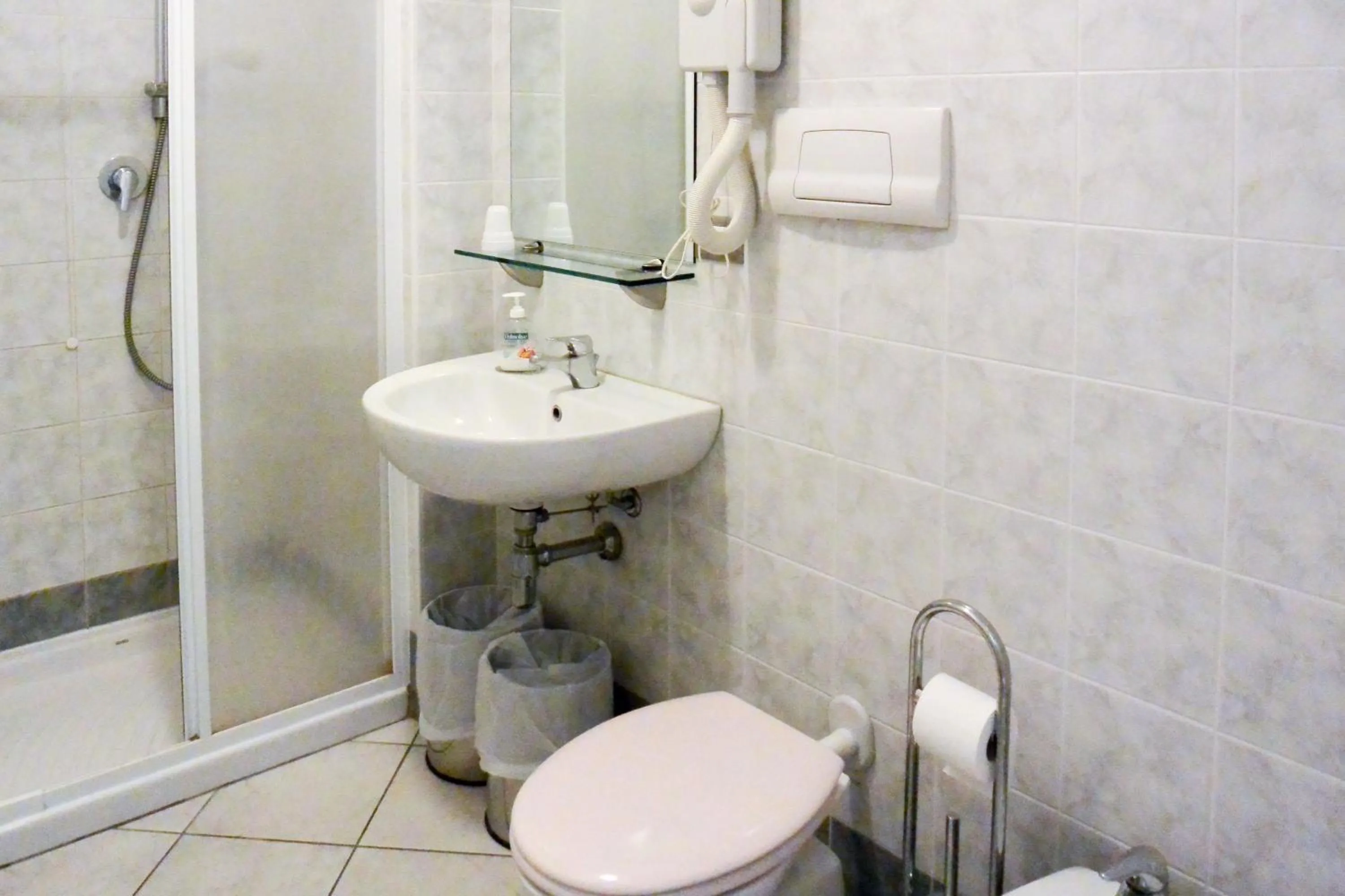 Bathroom in Albergo Meublè Abatjour