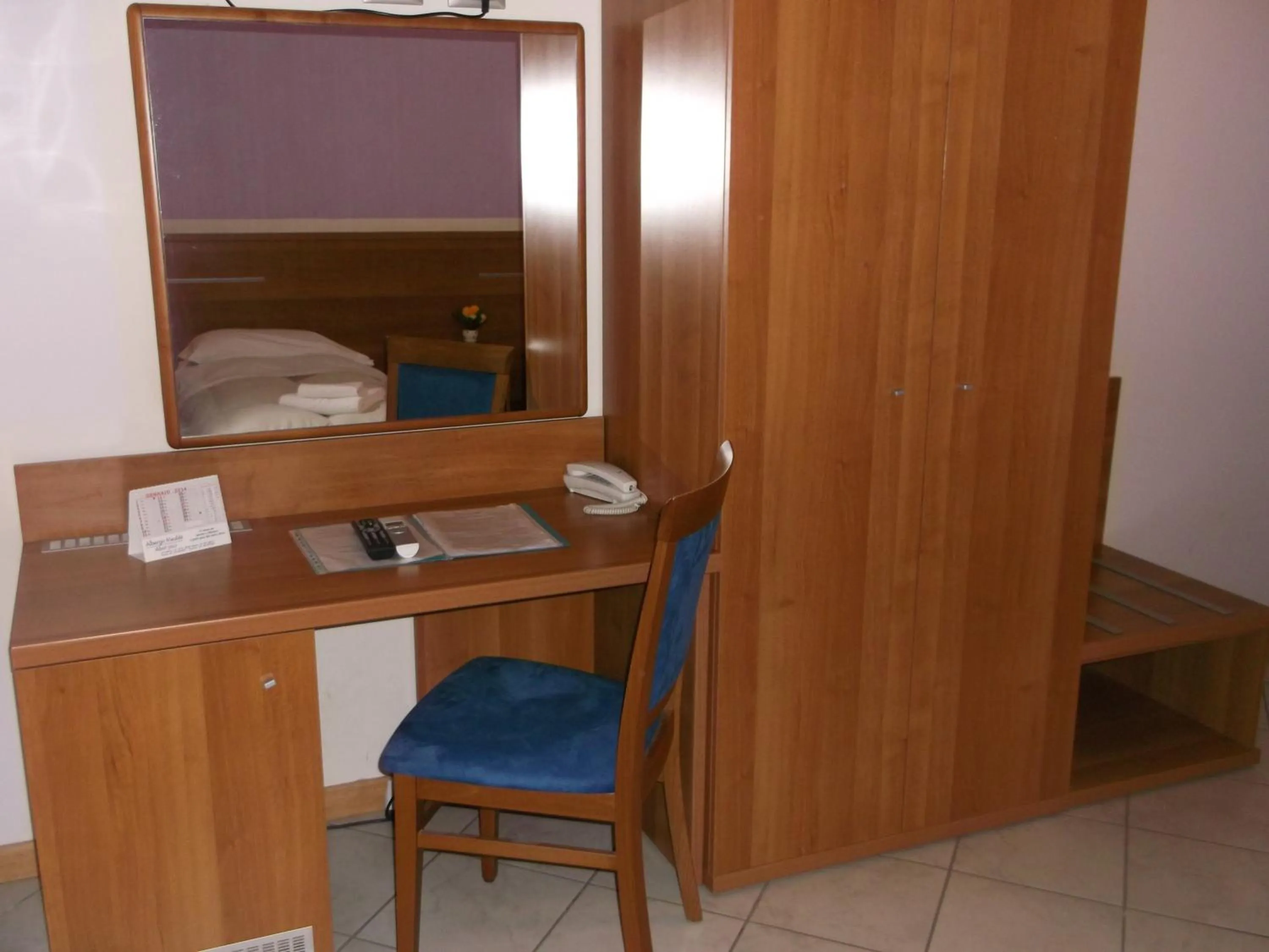 TV and multimedia, Bed in Albergo Meublè Abatjour