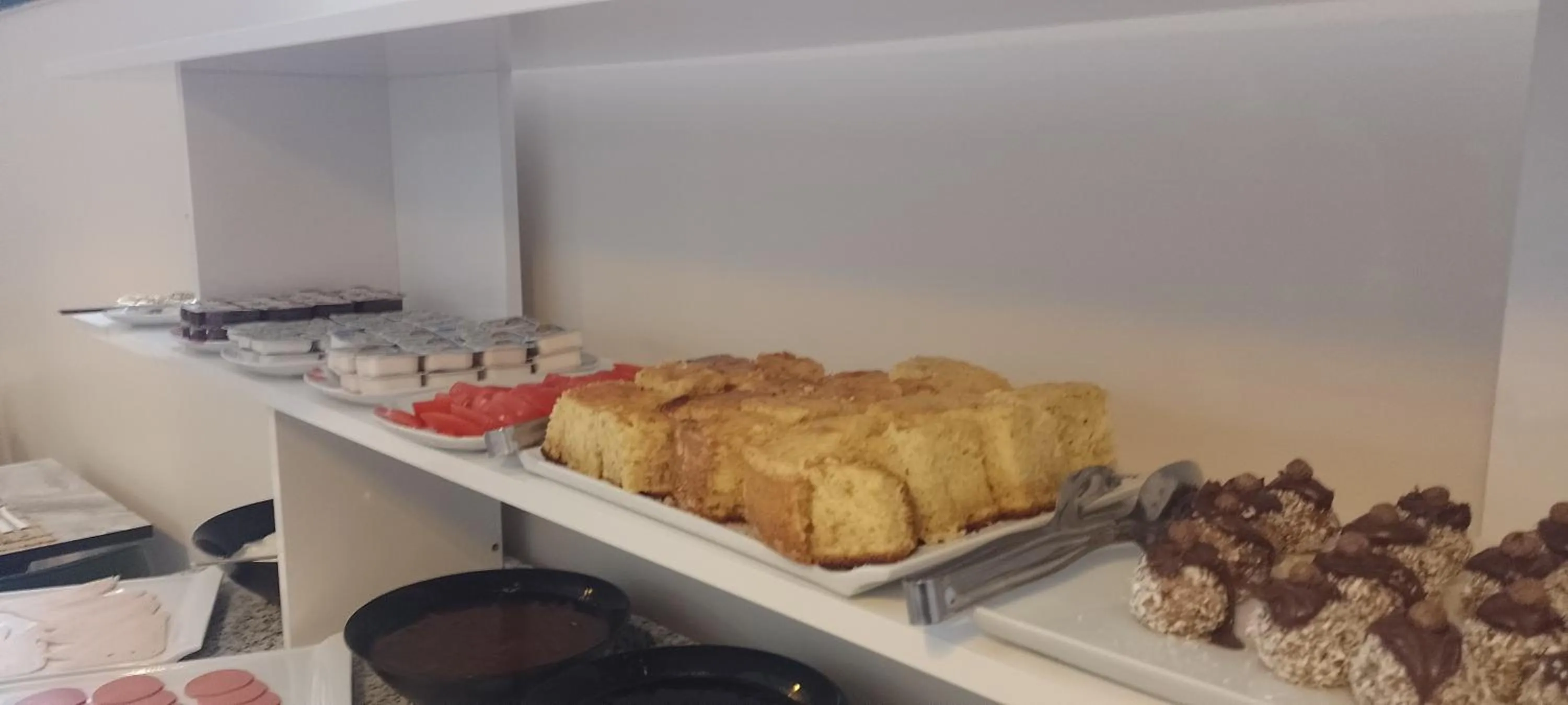 Restaurant/places to eat in BALPETEK HOTEL