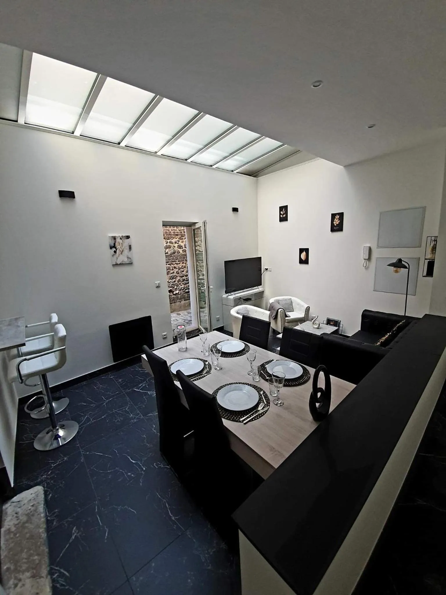 Dining area in LA FORTERESSE - Jacuzzi/Sauna - Centre Historique