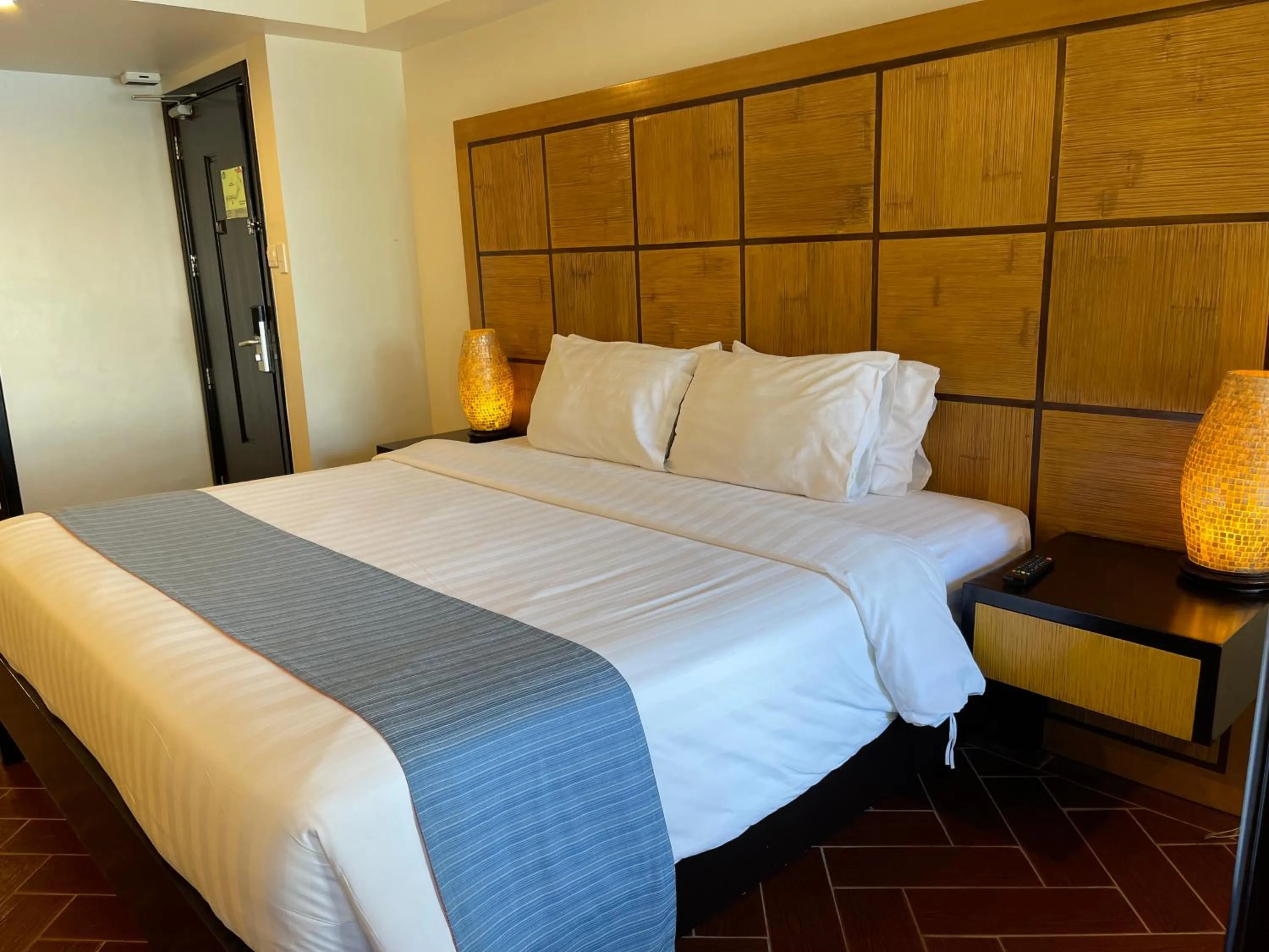 Bed in Canyon Cove Hotel and Spa