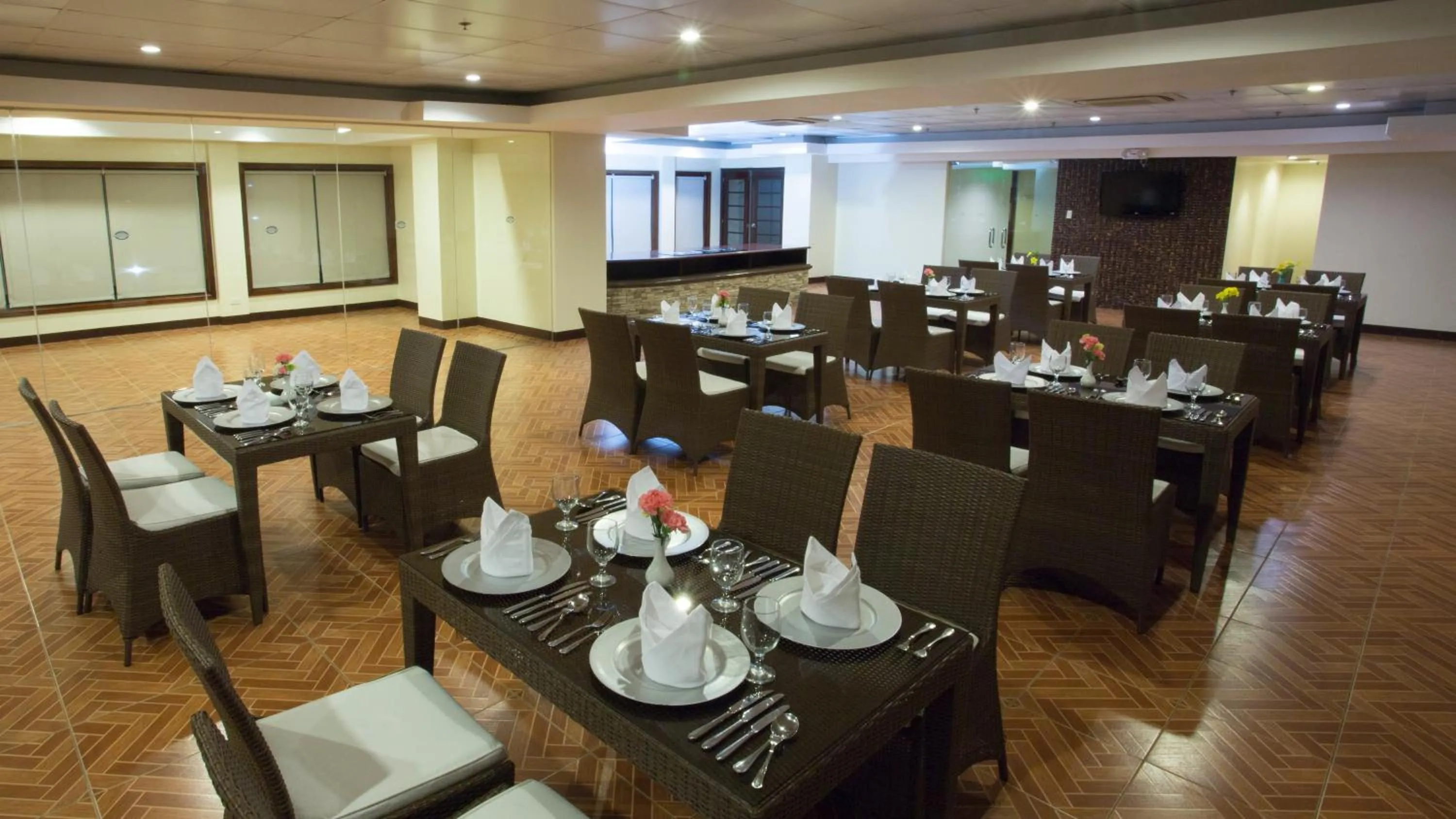 Lounge or bar in Canyon Cove Hotel and Spa