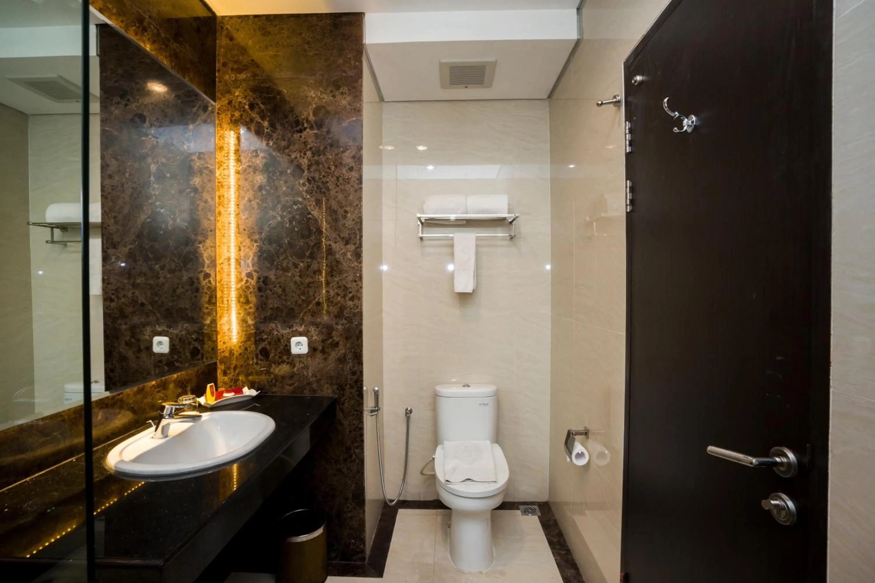 Sutanraja Hotel & Convention Centre