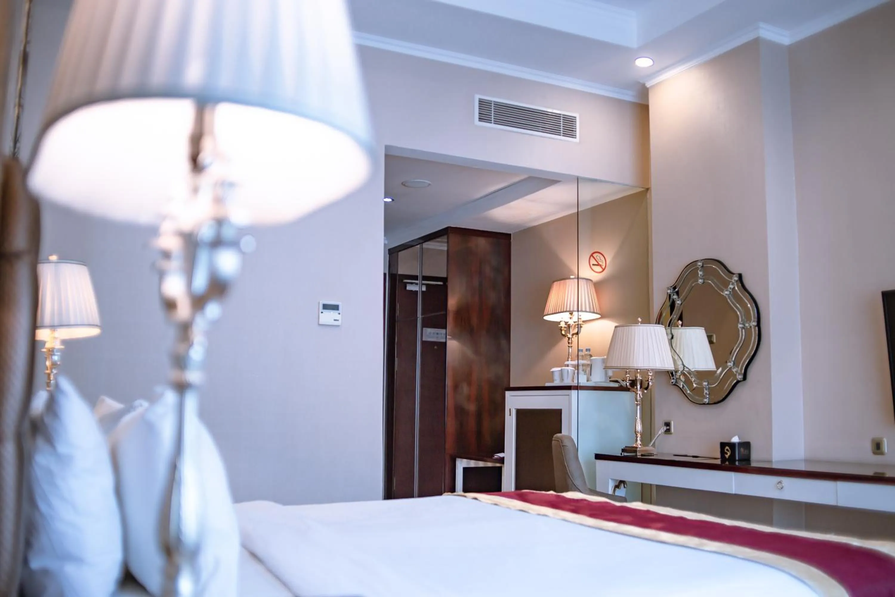 Bed in Sutanraja Hotel & Convention Centre