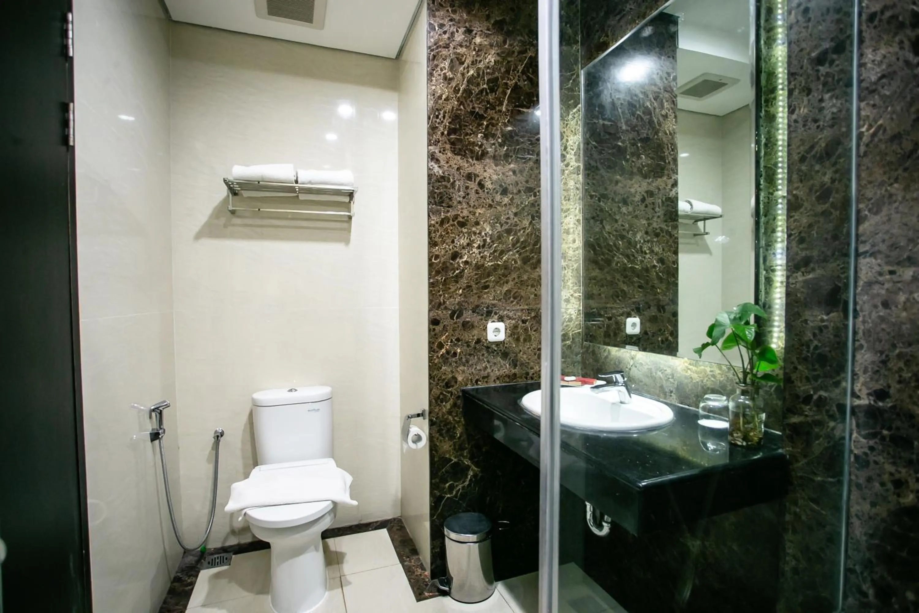 Sutanraja Hotel & Convention Centre