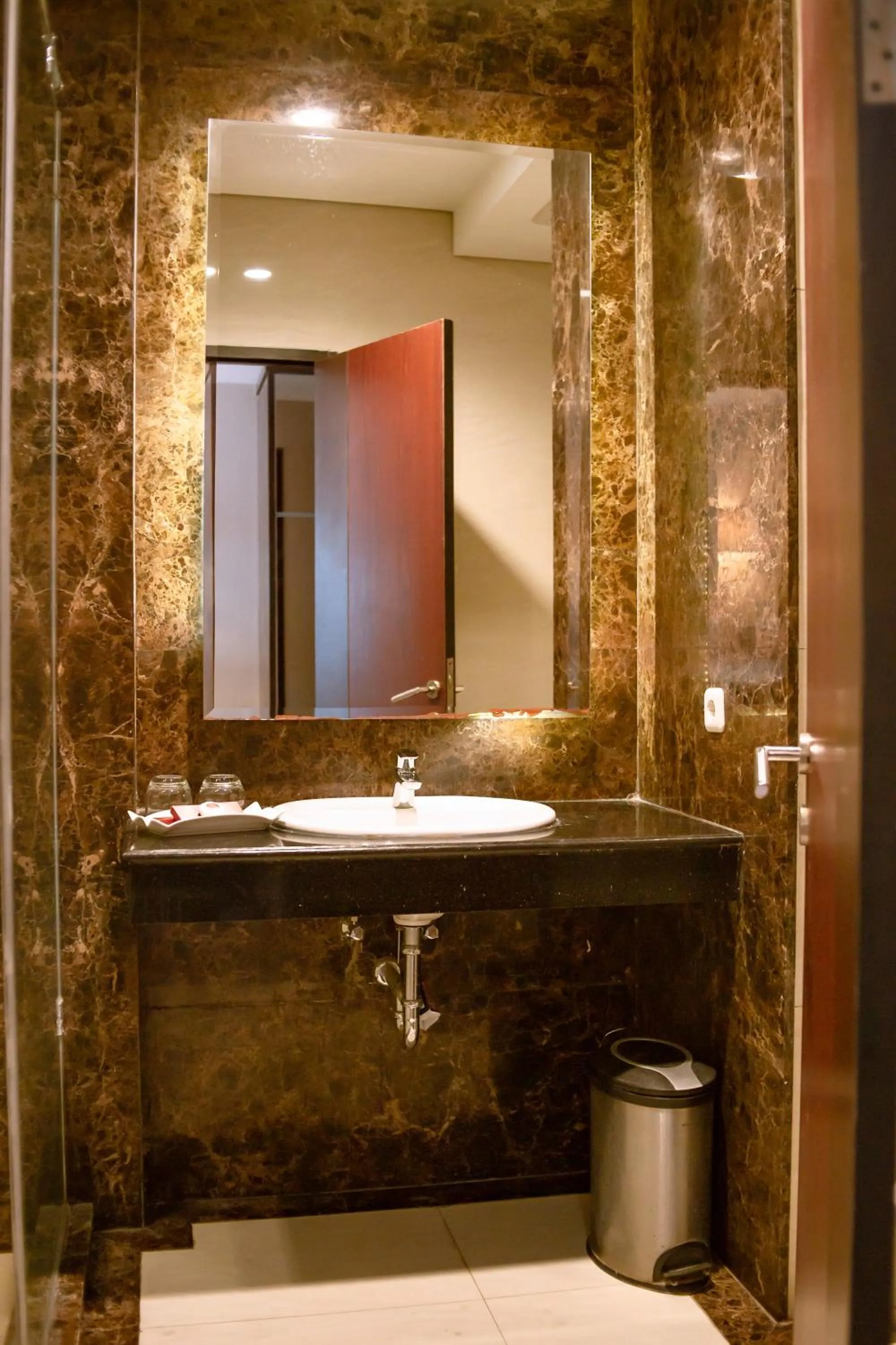 Sutanraja Hotel & Convention Centre