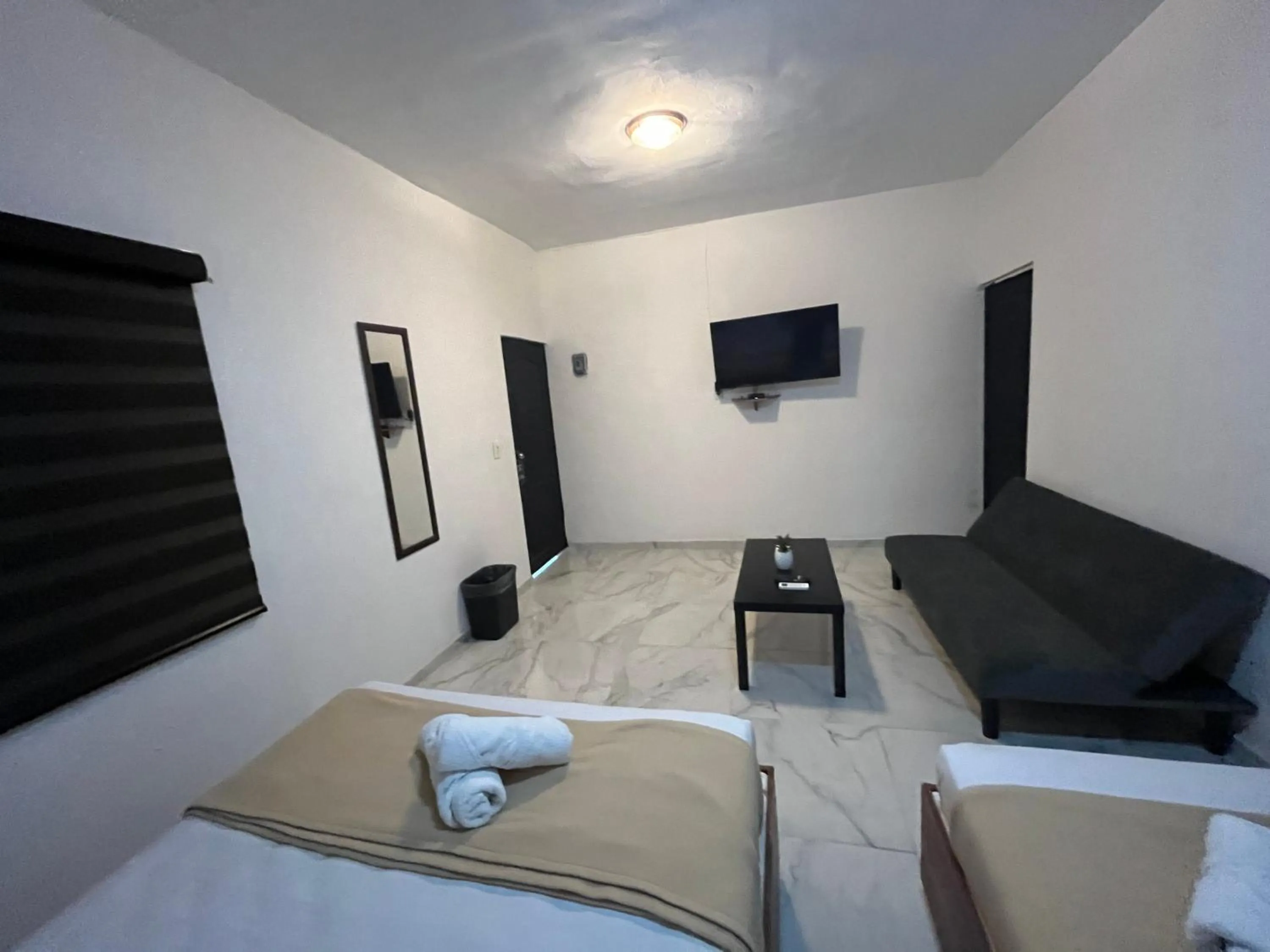 Photo of the whole room, Bed in BALAM Playa - 15Th Ave