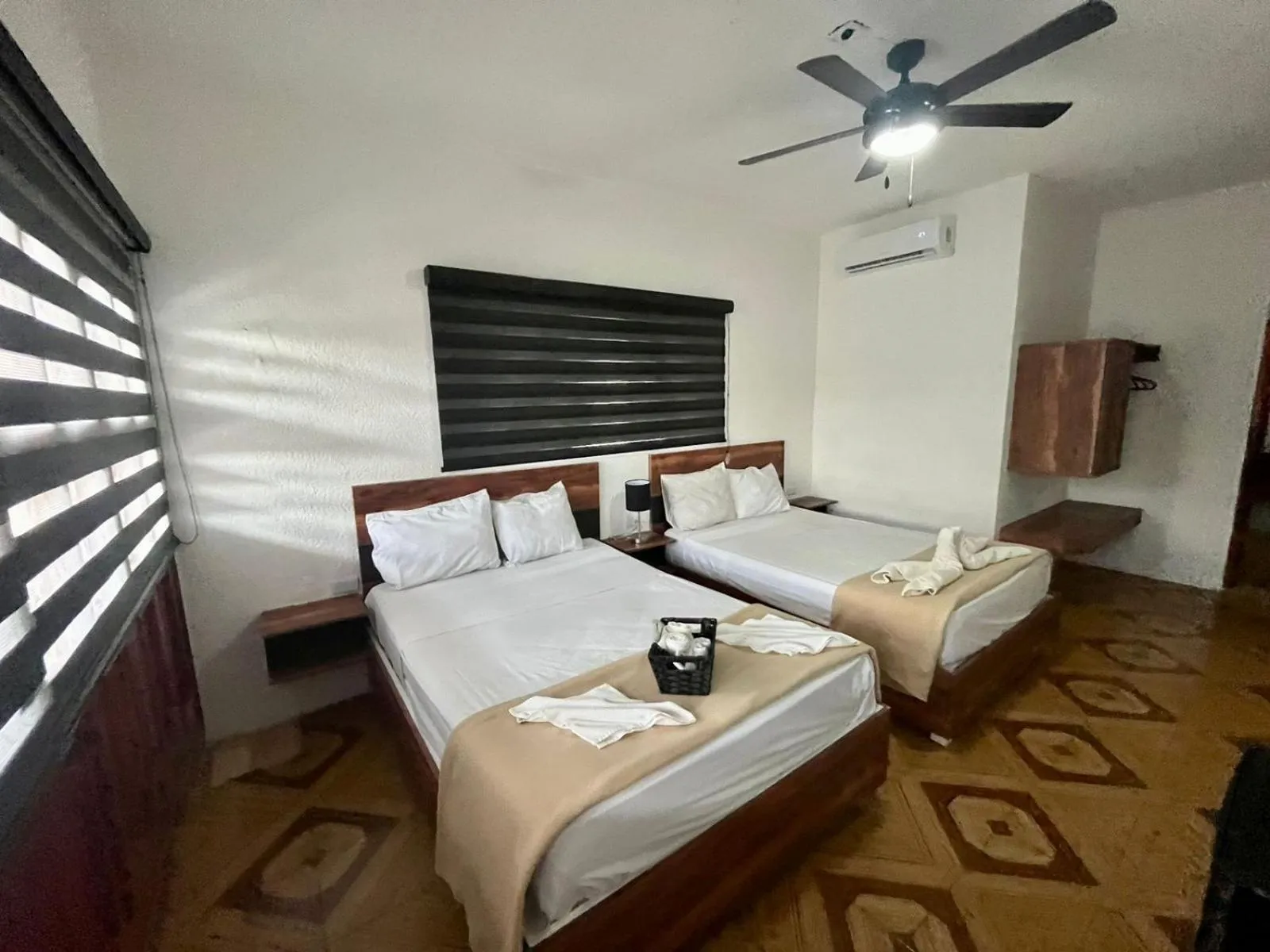 Photo of the whole room, Bed in BALAM Playa - 15Th Ave