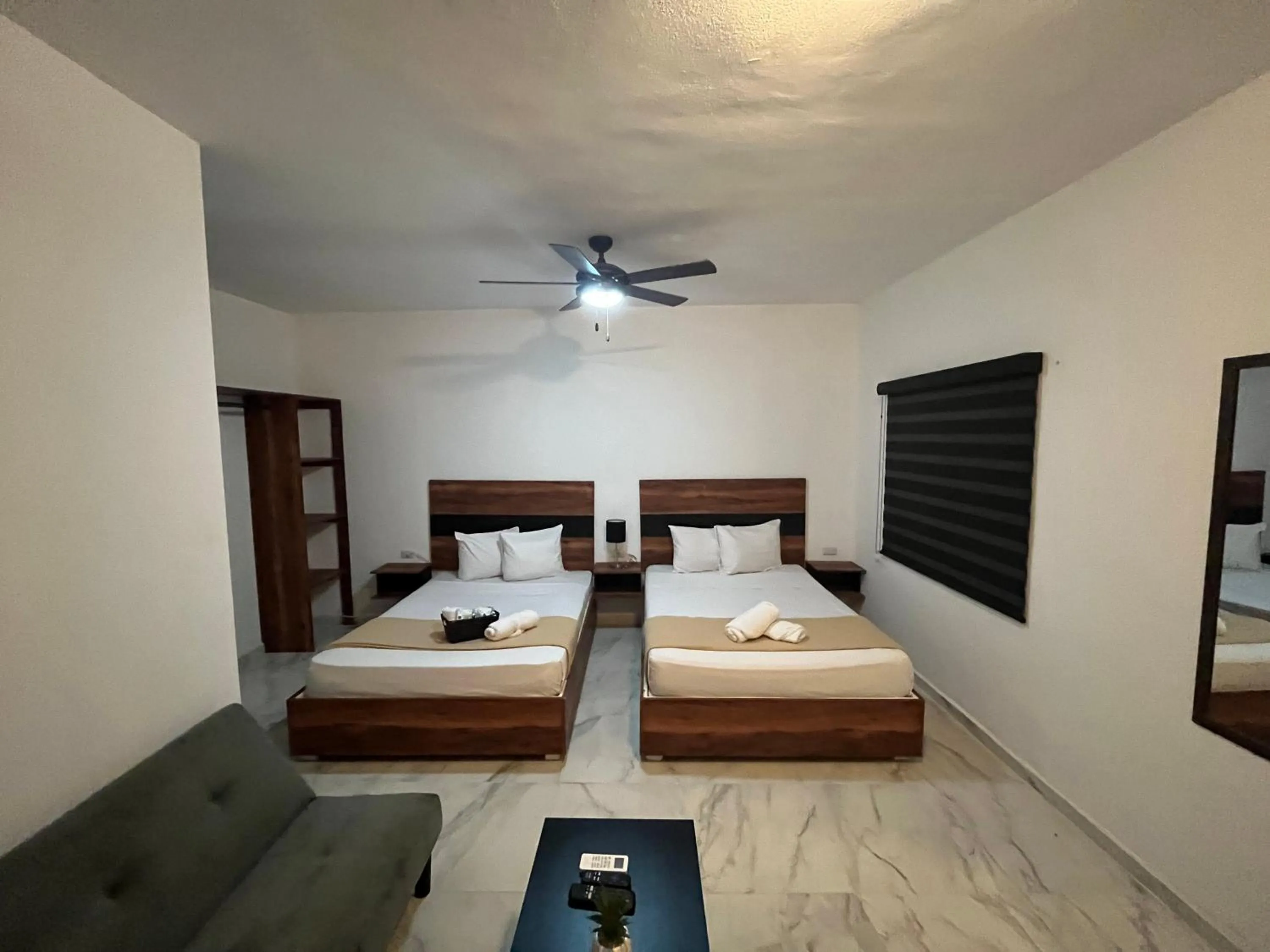 Photo of the whole room, Bed in BALAM Playa - 15Th Ave