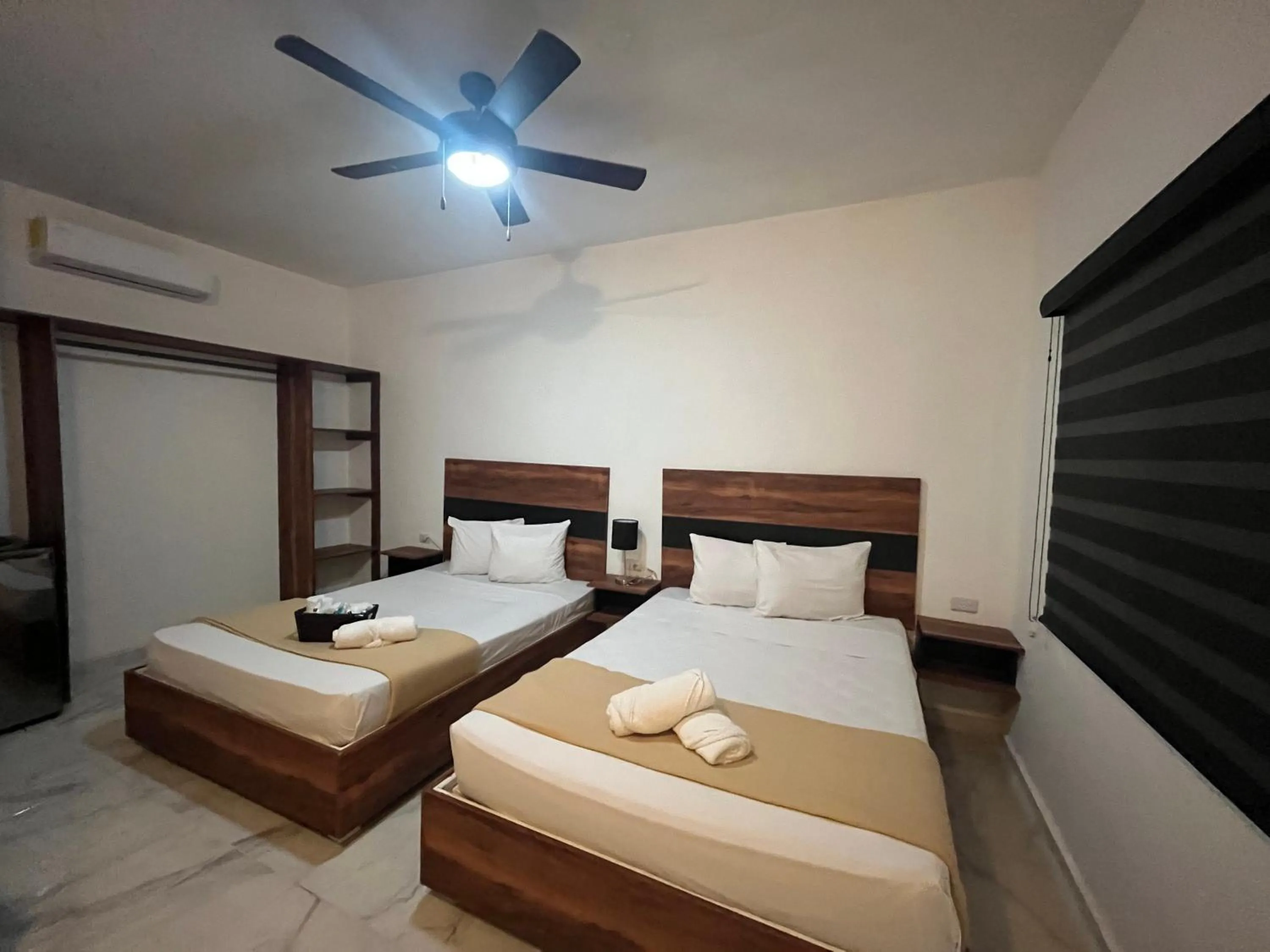 Photo of the whole room, Bed in BALAM Playa - 15Th Ave