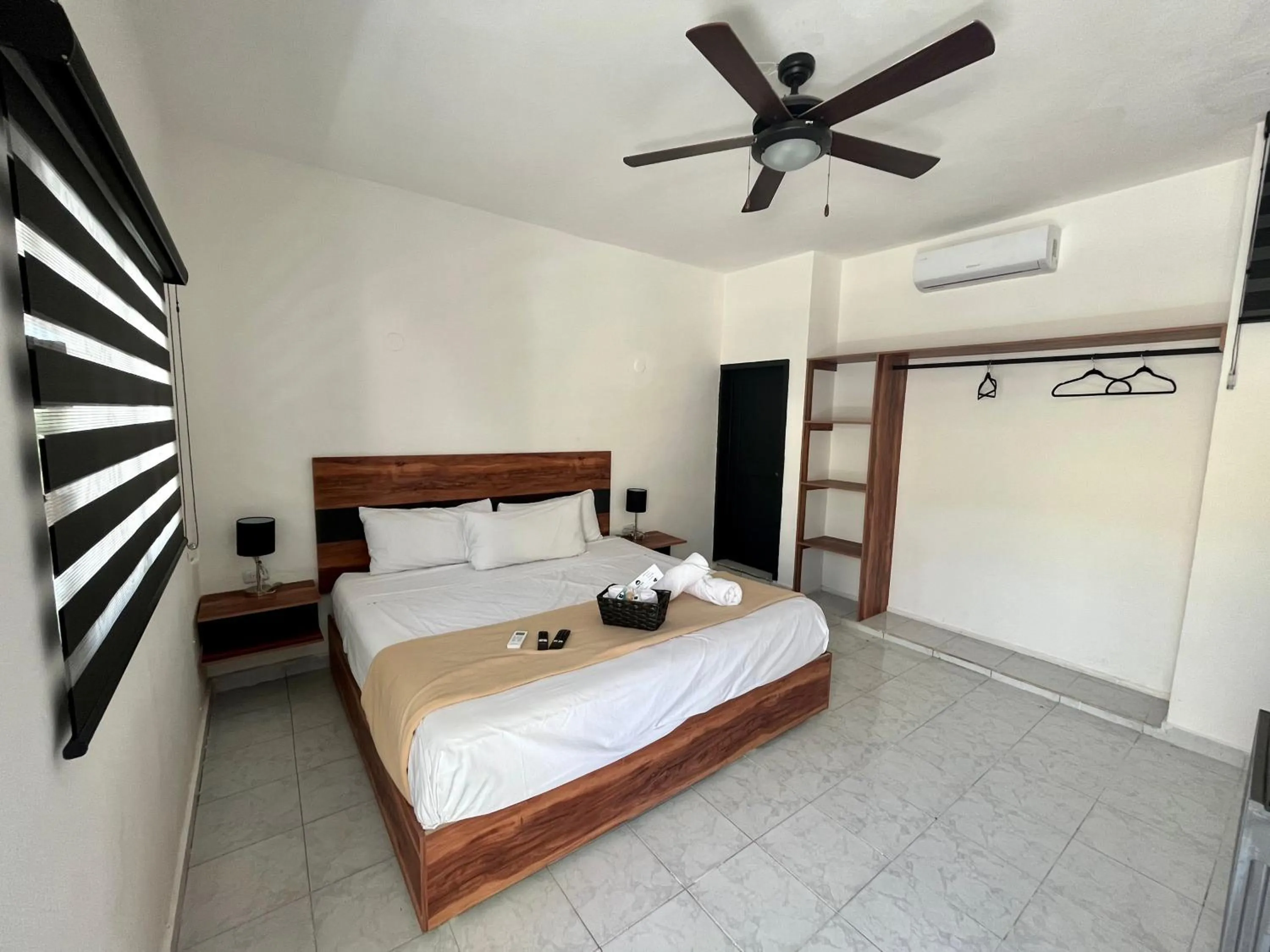 Photo of the whole room, Bed in BALAM Playa - 15Th Ave