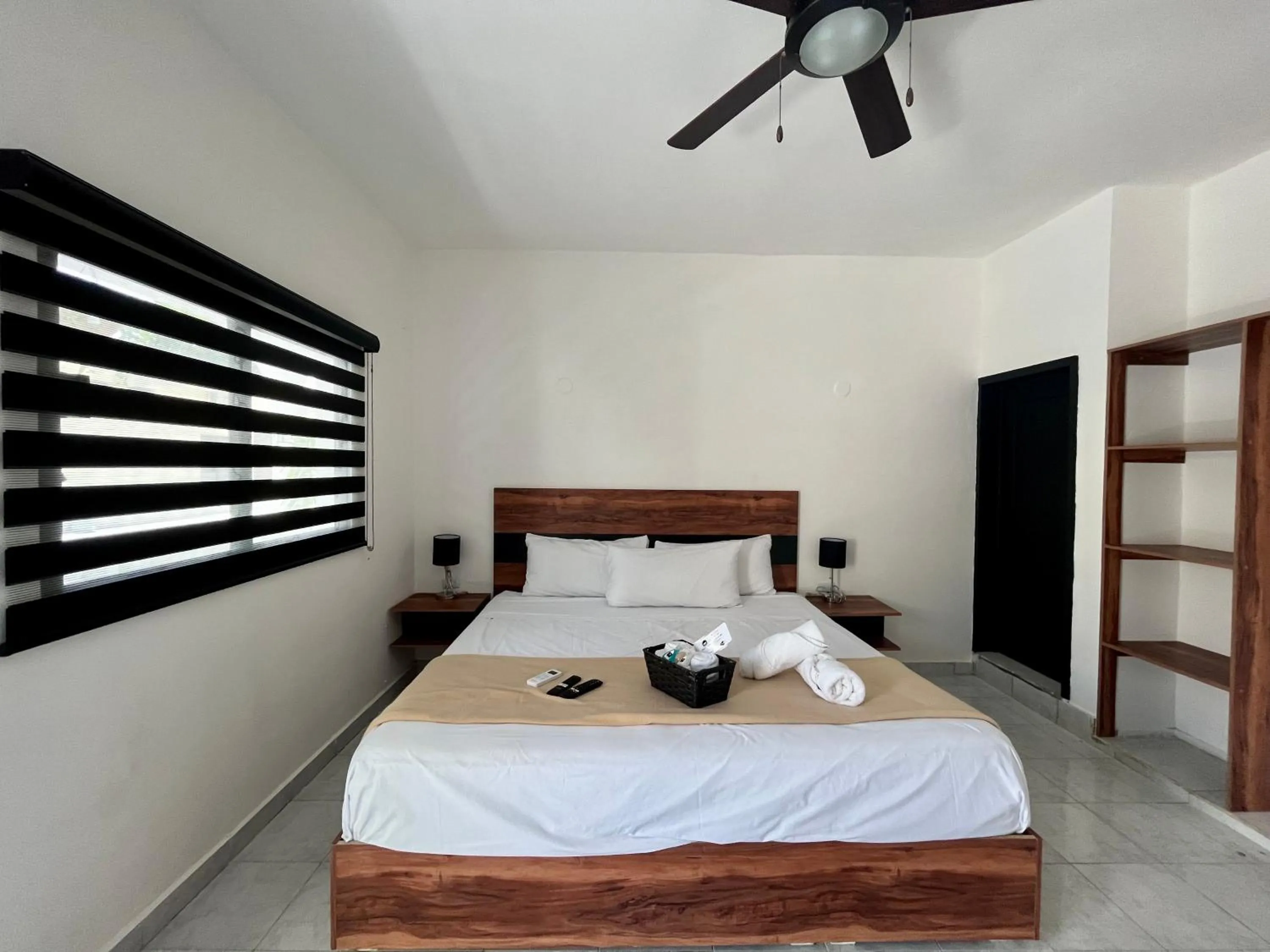 Photo of the whole room, Bed in BALAM Playa - 15Th Ave