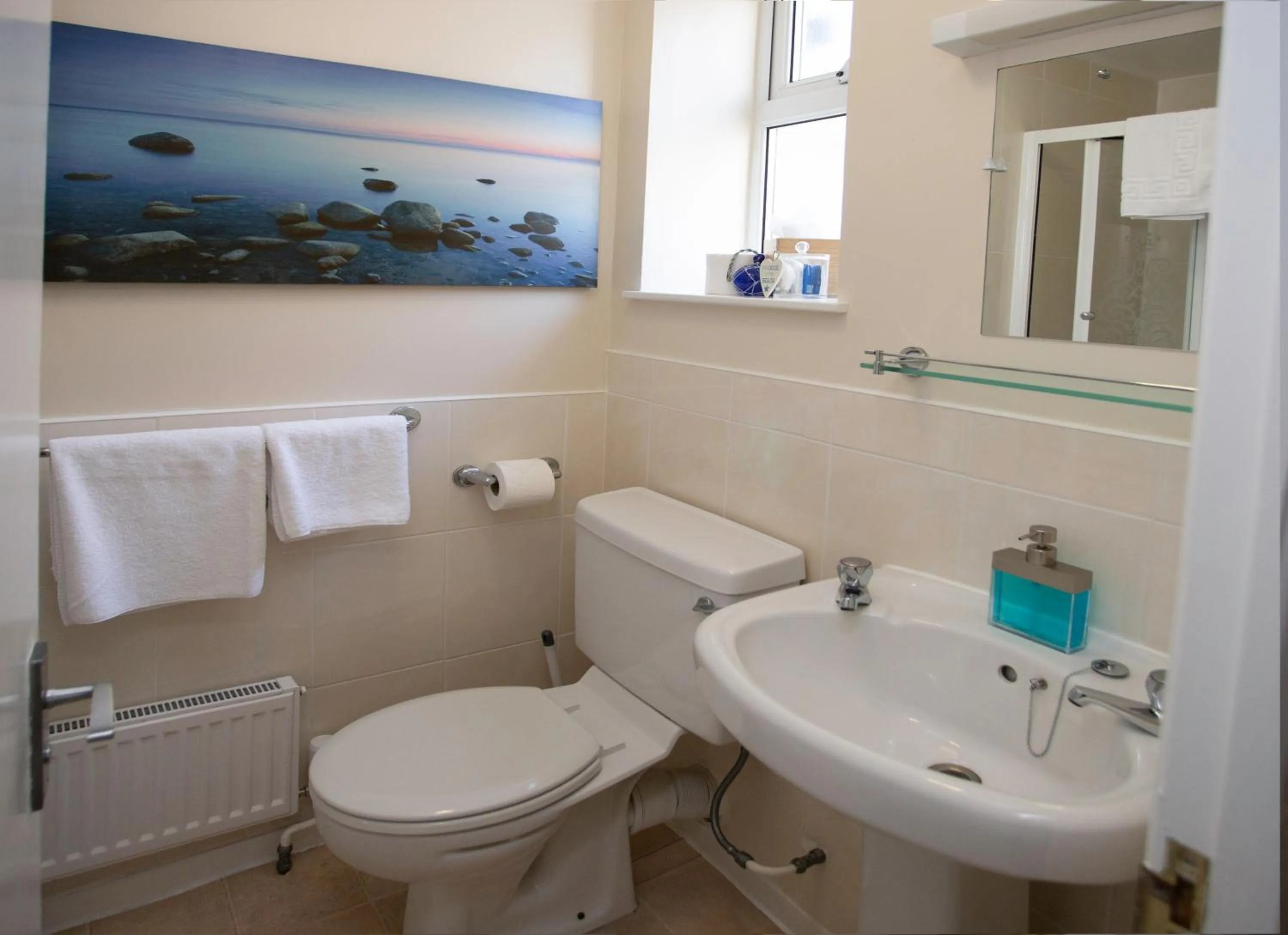 Bathroom in Mariners Guest House
