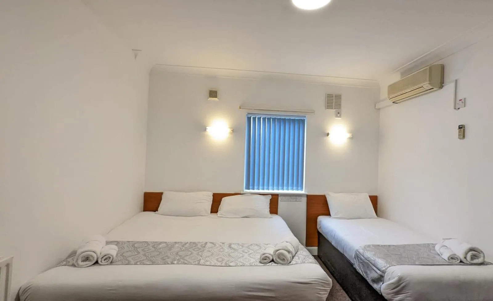 Bed in Heathrow Lodge Ltd