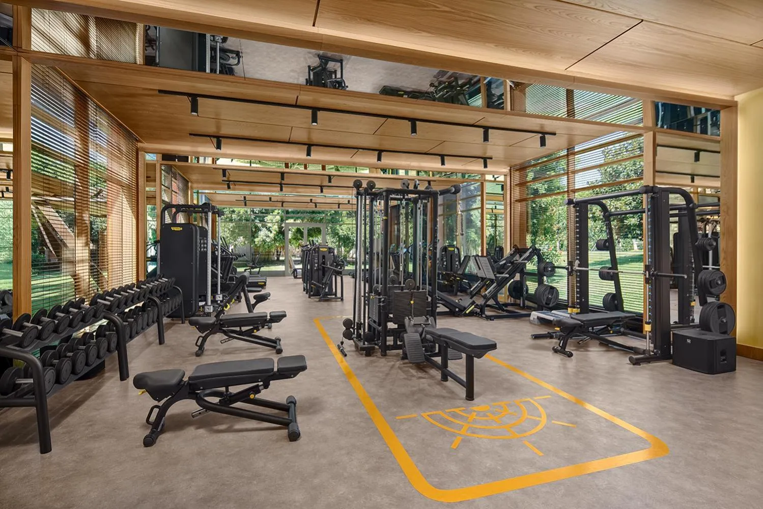Fitness centre/facilities in Gloria Serenity Resort