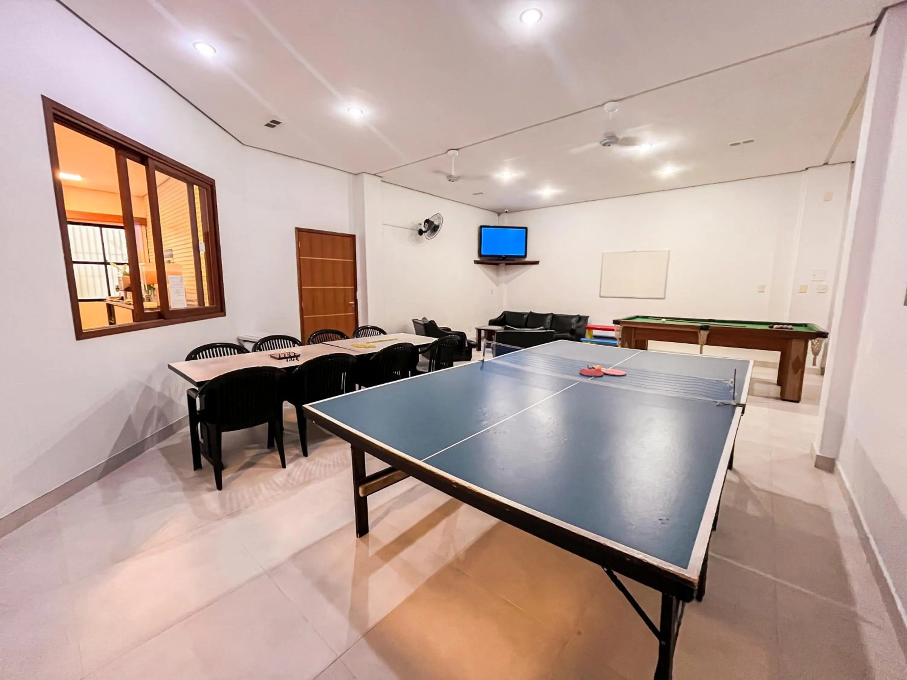 Game Room in Canas Gold Praia Hotel