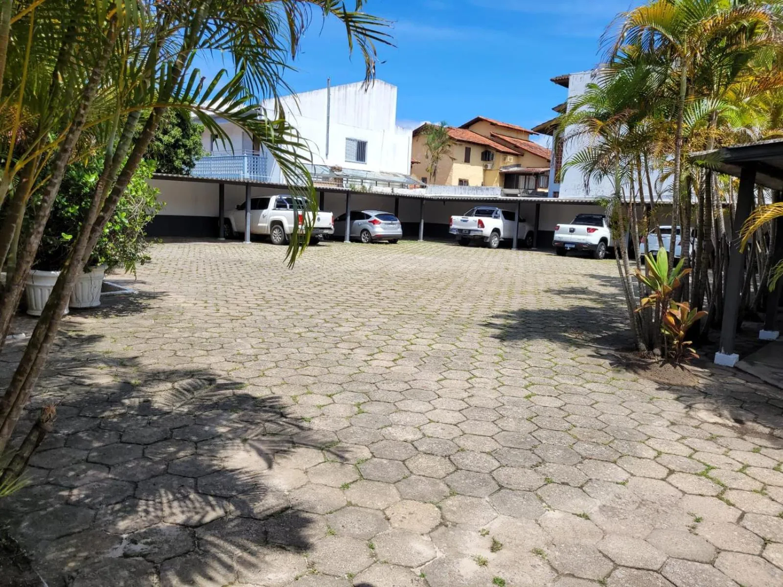 Parking in Canas Gold Praia Hotel