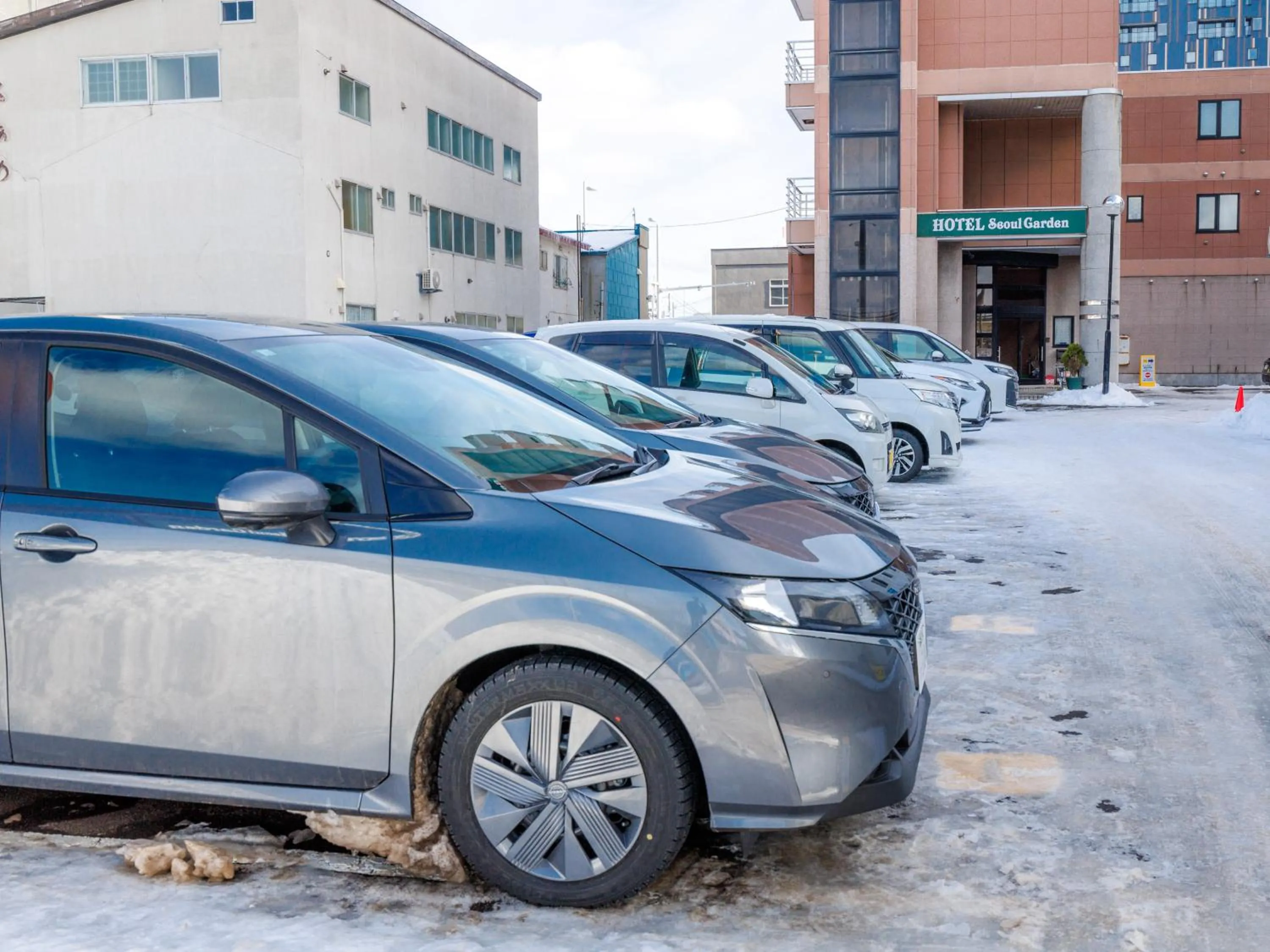 Parking in Seoul Garden Hotel