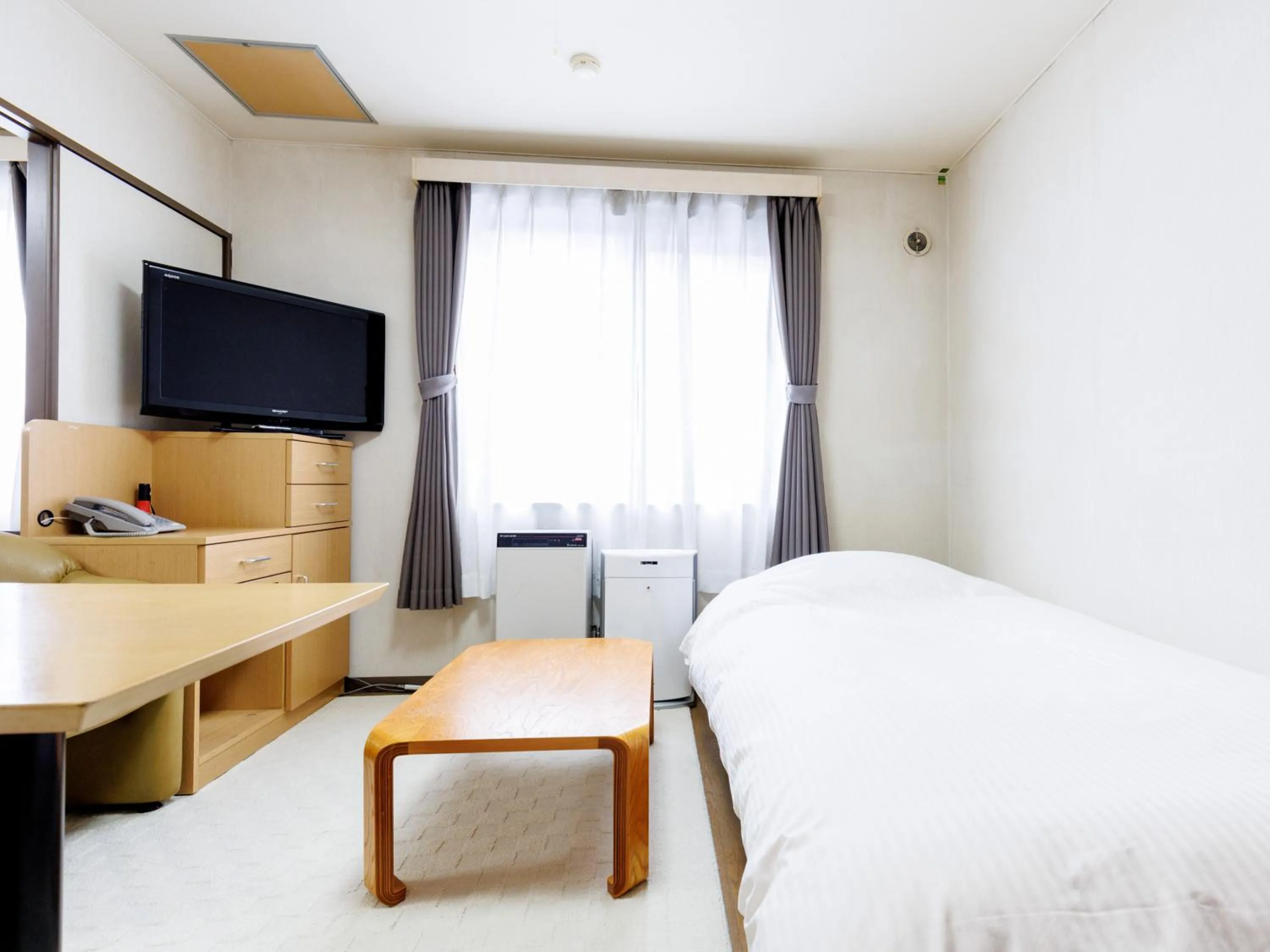 Photo of the whole room, Bed in Seoul Garden Hotel