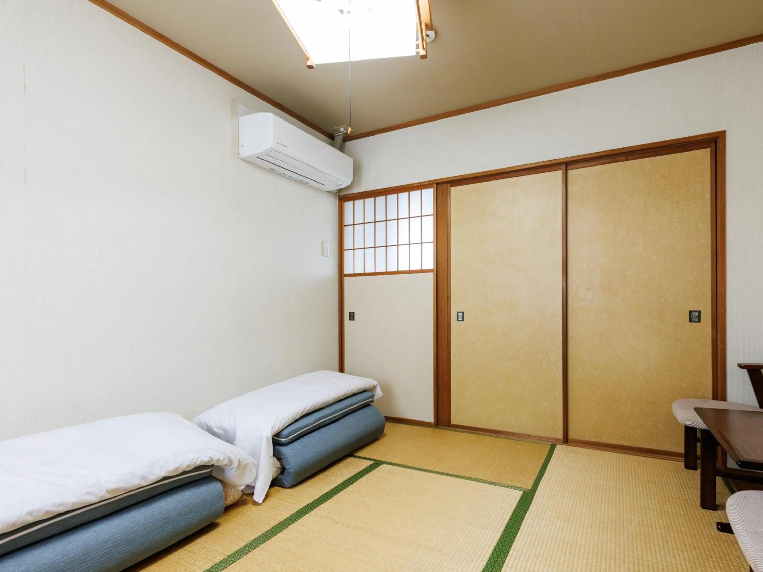 Photo of the whole room, Bed in Seoul Garden Hotel
