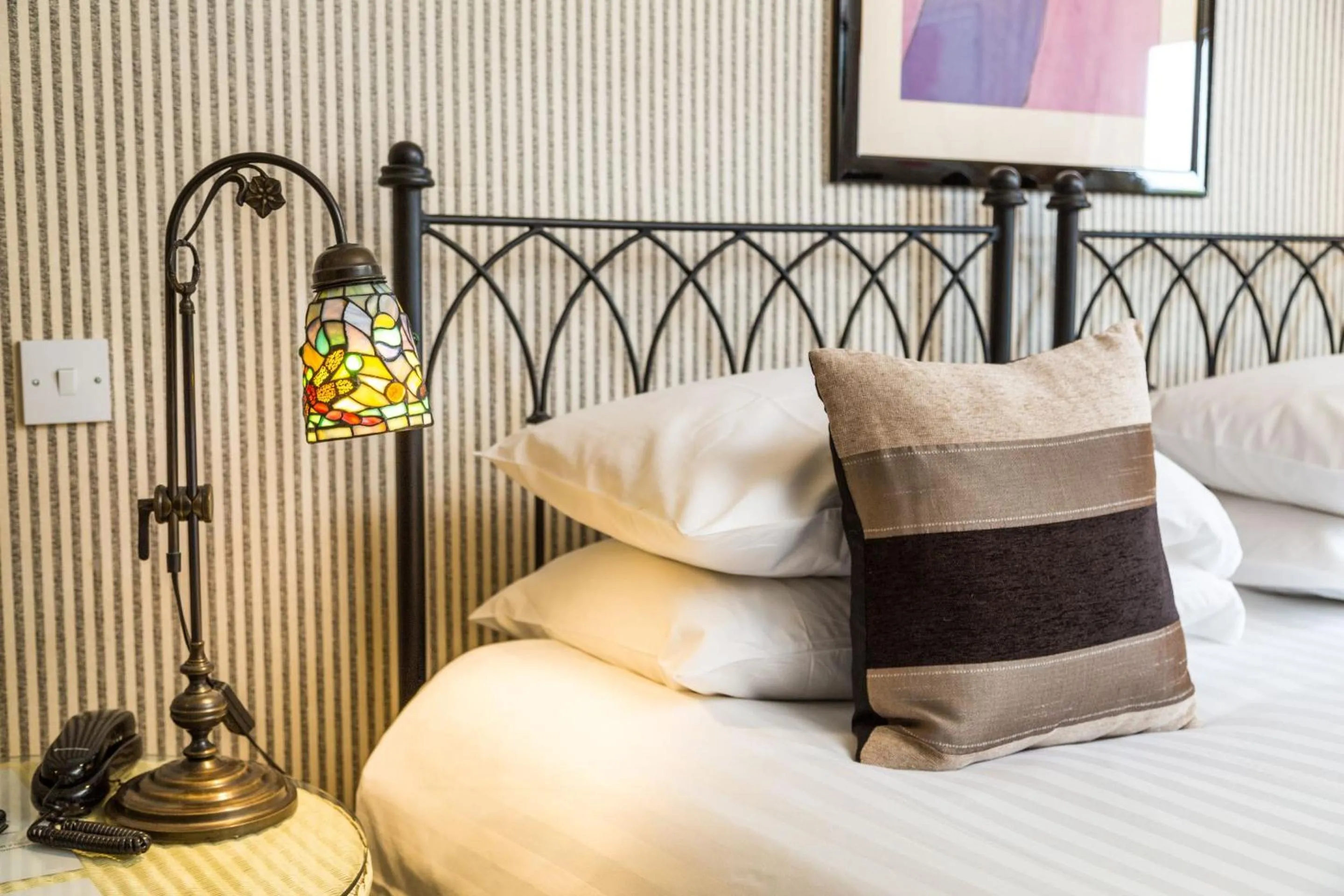 Bedroom, Bed in Orestone Manor