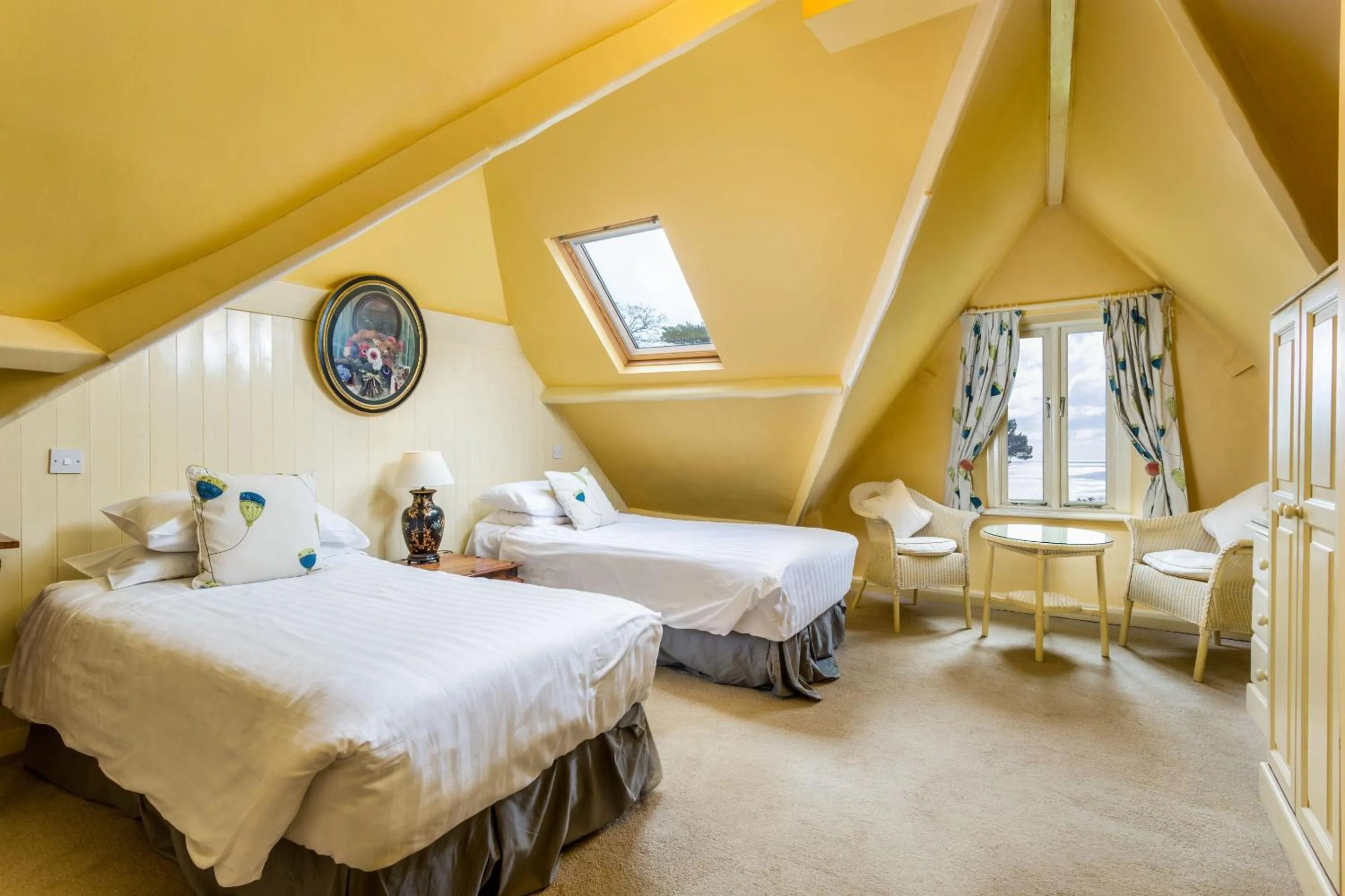 Bedroom, Bed in Orestone Manor