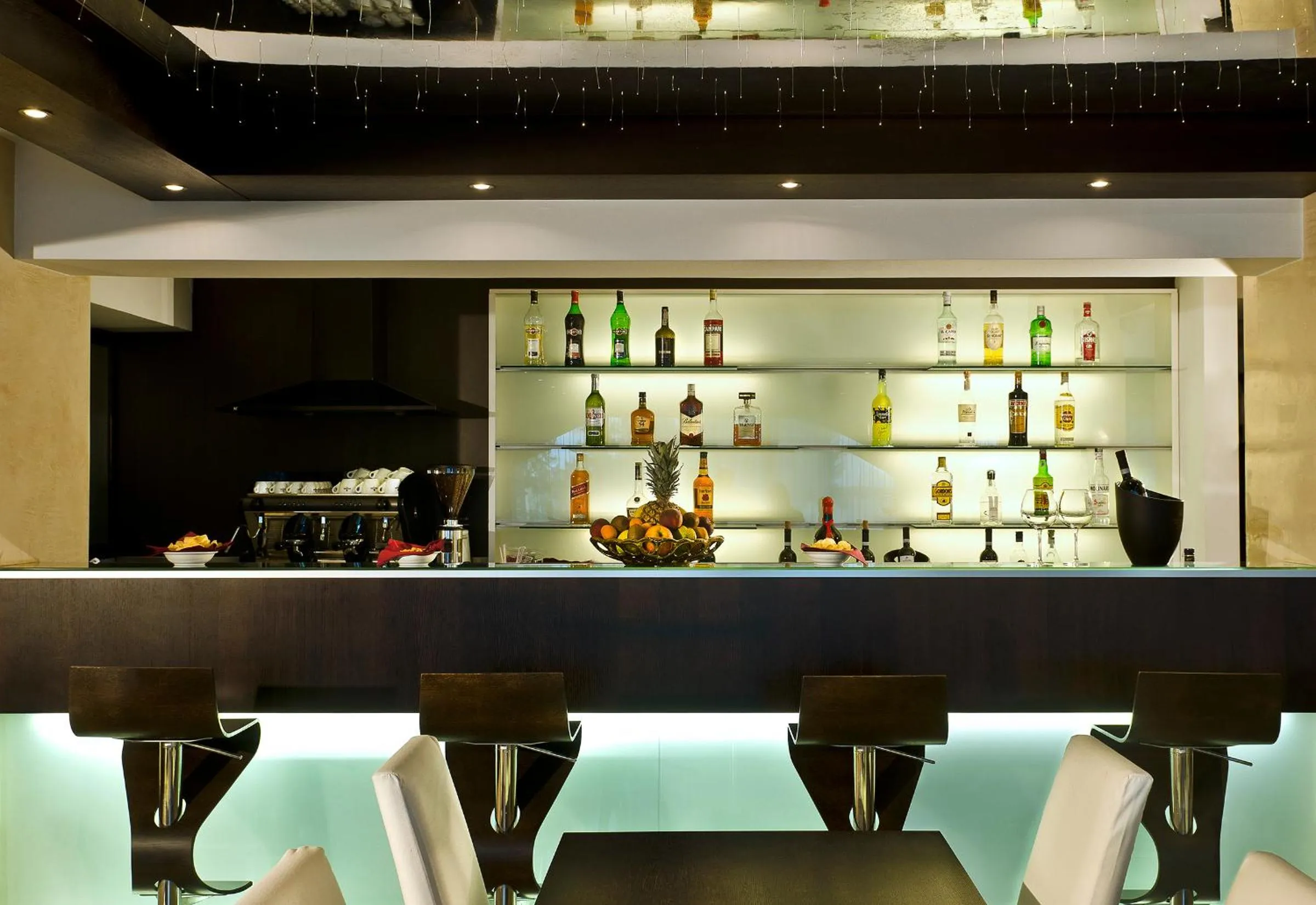 Lounge or bar in Hotel Petit Palais