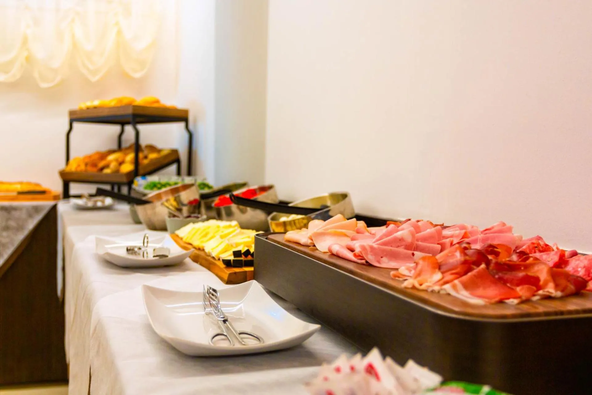 Food and drinks in Hotel Petit Palais