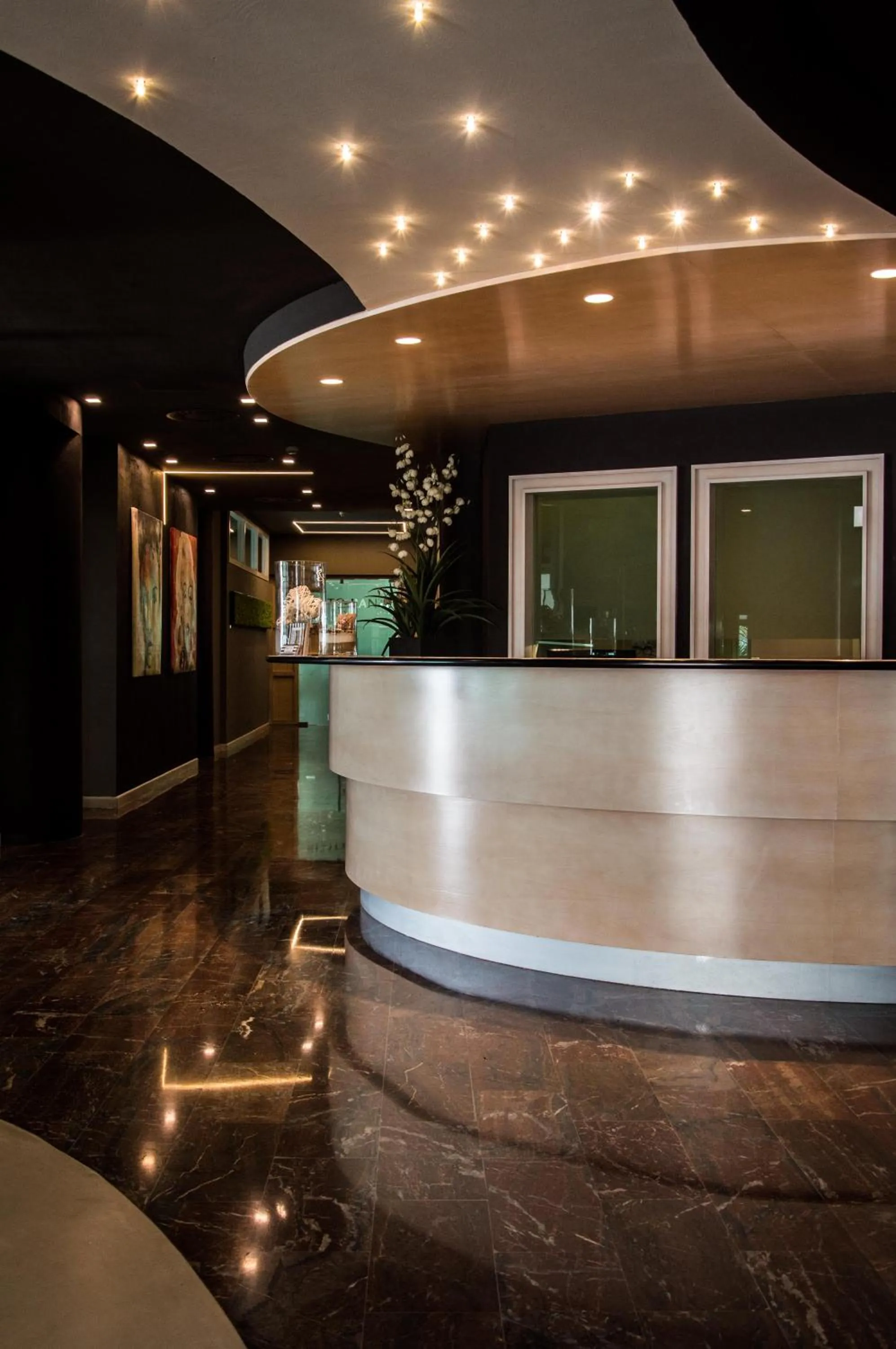 Lobby or reception in International Beach Hotel